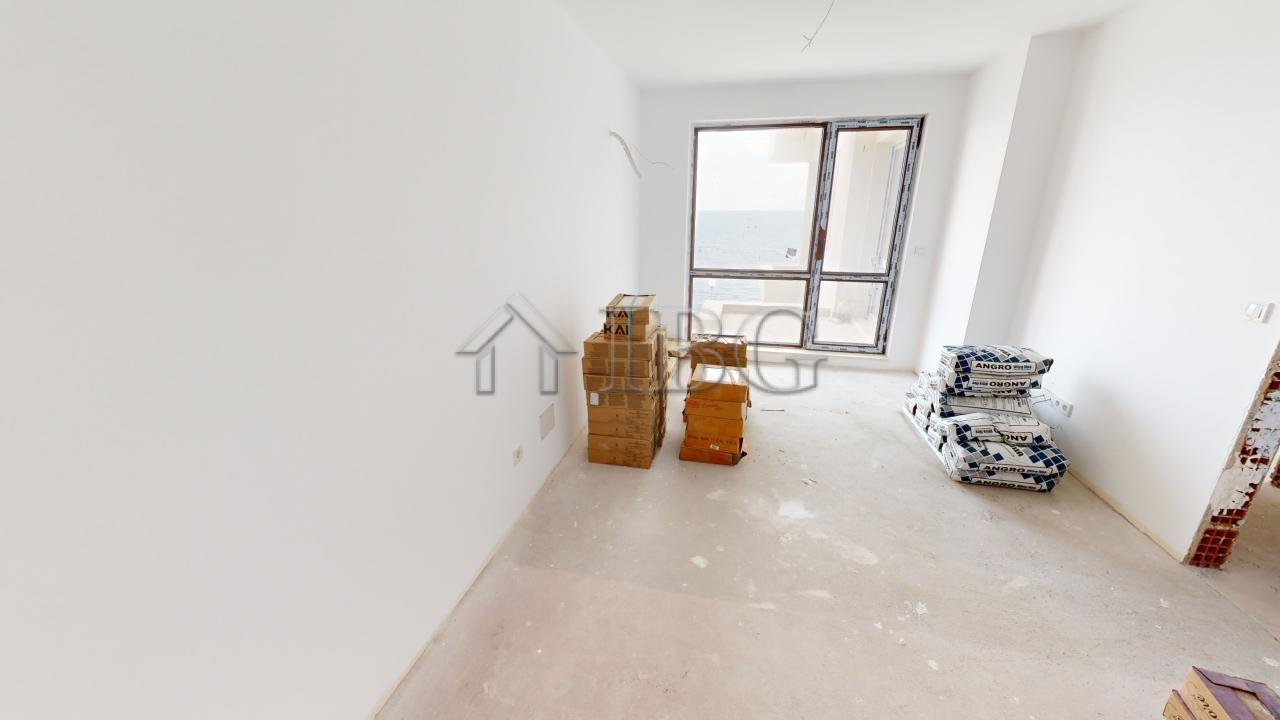 Amazing apartment with sea view in Villa Metara, Ravda — photo 14 of 24