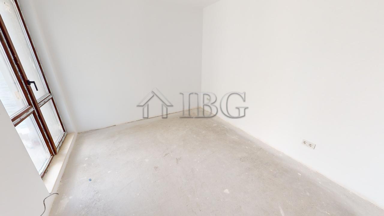Amazing apartment with sea view in Villa Metara, Ravda — photo 18 of 24