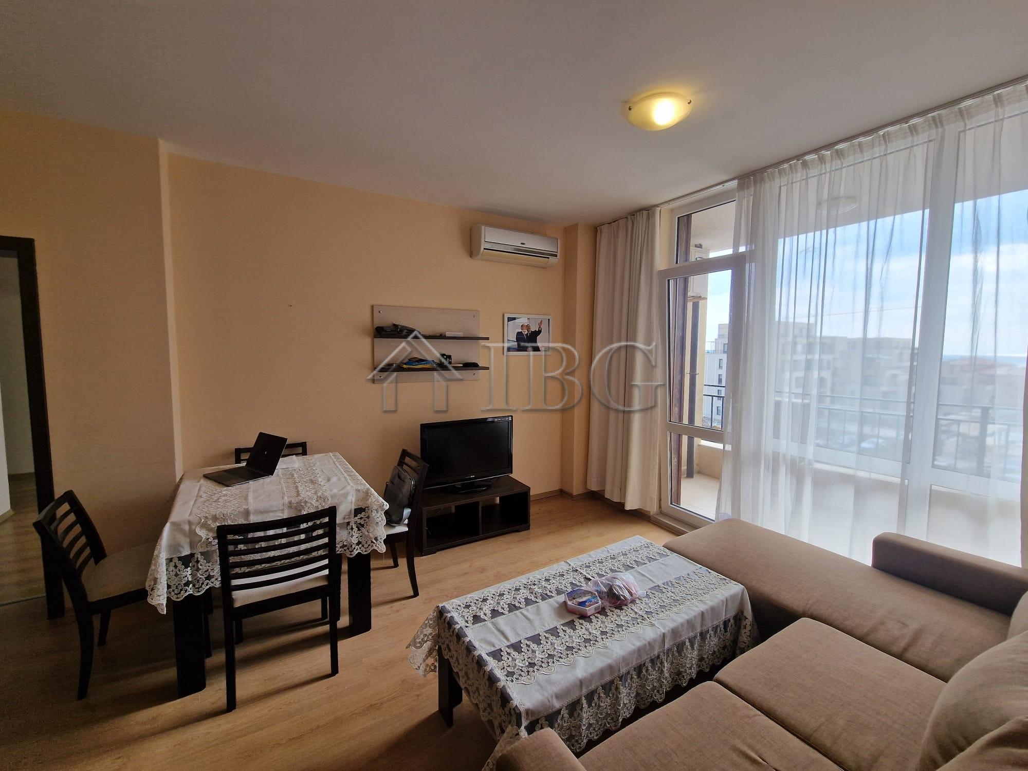 Spacious Two-Bedroom Apartment with sea view in the Luxor Complex, Sveti Vlas — photo 15 of 20