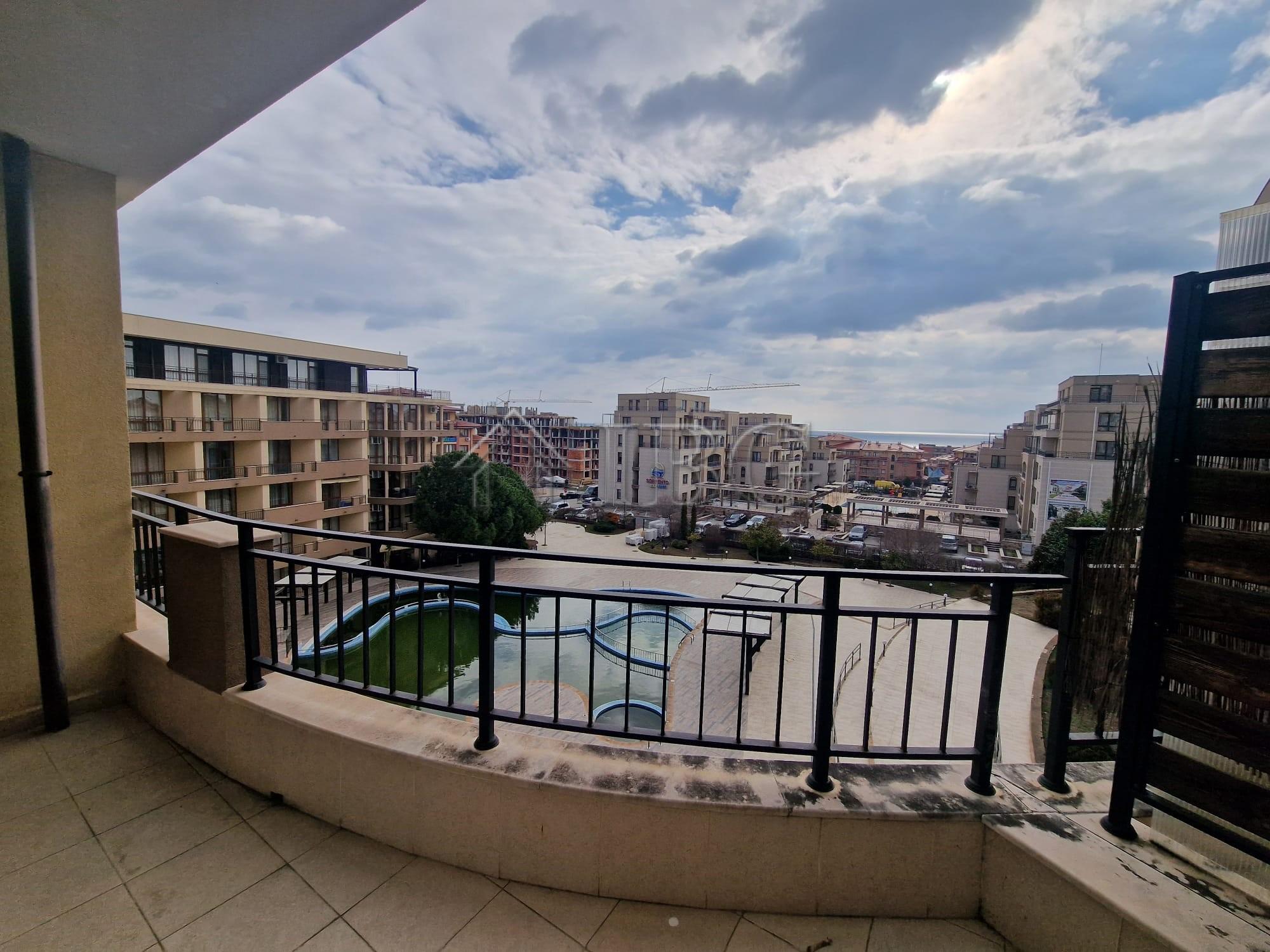 Spacious Two-Bedroom Apartment with sea view in the Luxor Complex, Sveti Vlas — photo 20 of 20