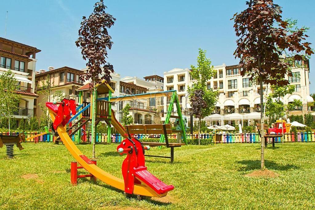 Spacious Studio with Private Veranda for Sale Green Life Beach Resort, Sozopol — photo 25 of 25
