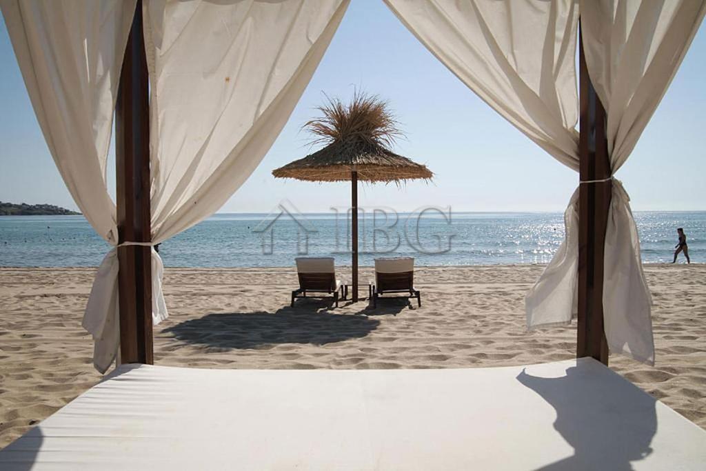 Spacious Studio with Private Veranda for Sale Green Life Beach Resort, Sozopol — photo 24 of 25