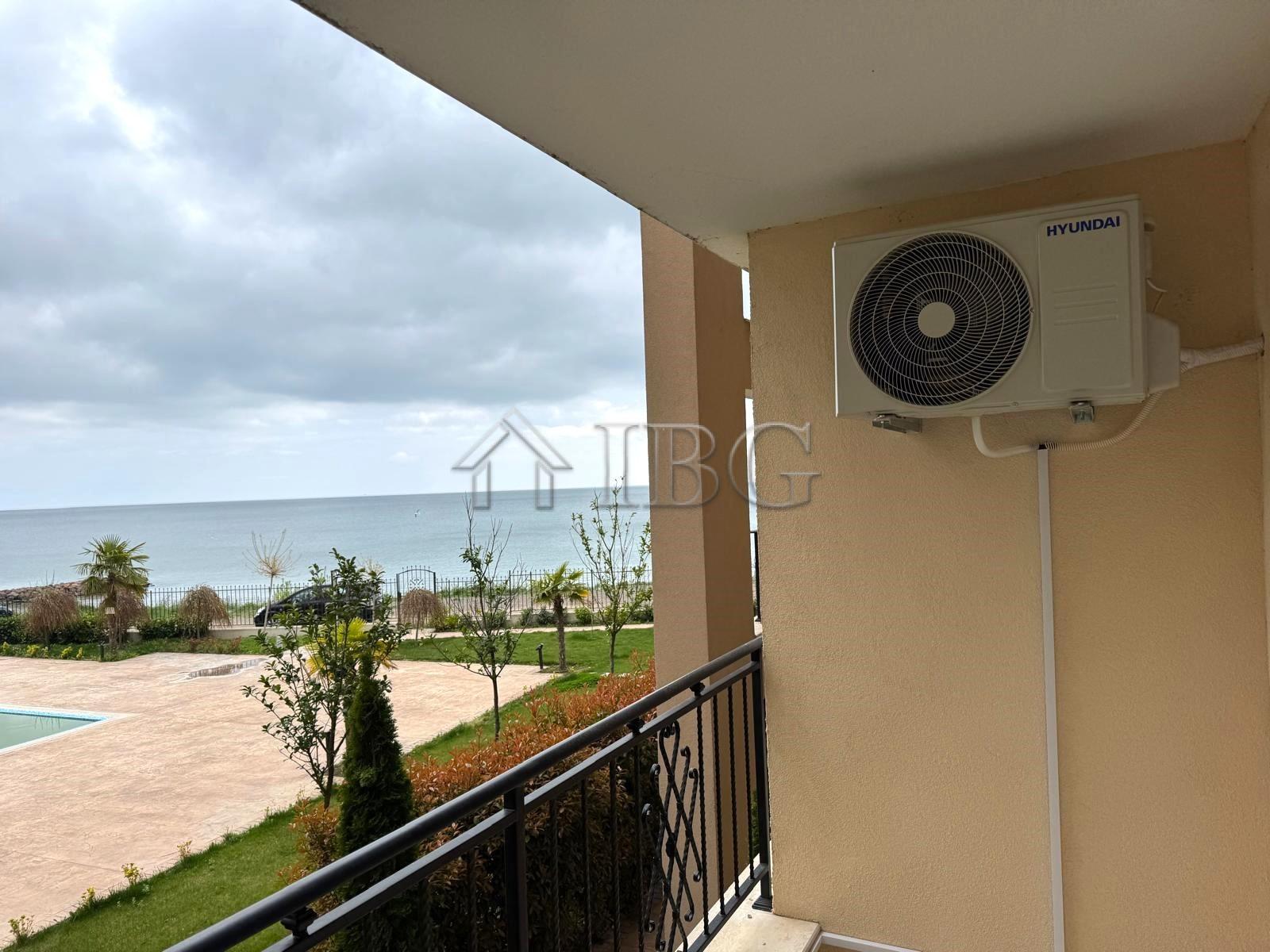 Luxury 2-Bedroom Apartment with Frontal Sea View Ipanema Beach, Sveti Vlas — photo 3