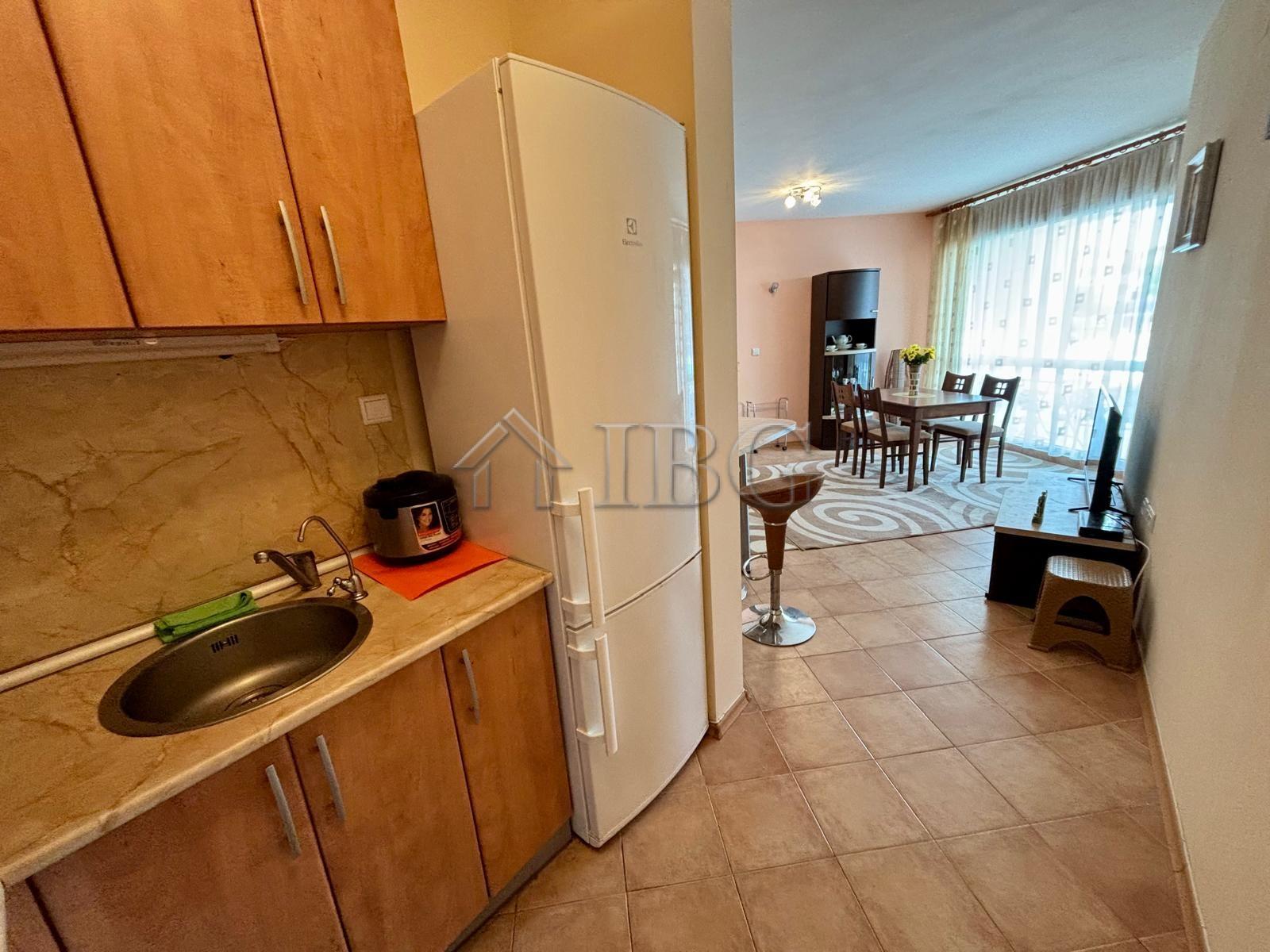 Apartment with Panoramic Sea View & Direct Beach Access - Lucky-2 Complex, Sveti vlas — photo 9 of 25