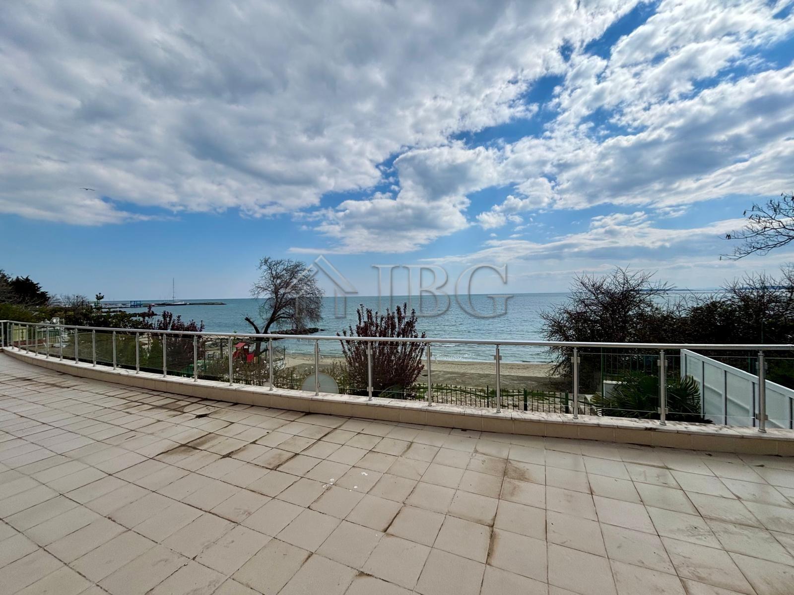 Apartment with Panoramic Sea View & Direct Beach Access - Lucky-2 Complex, Sveti vlas — photo 24 of 25
