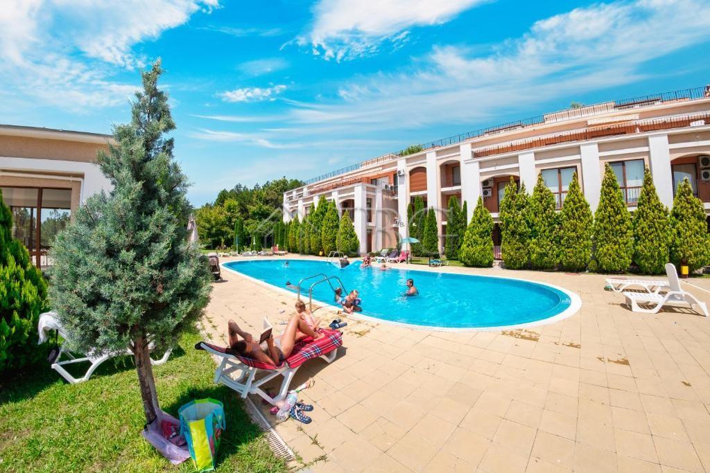 One-Bedroom Apartment for Sale in Sea Fort Club, Sveti Vlas — main photo