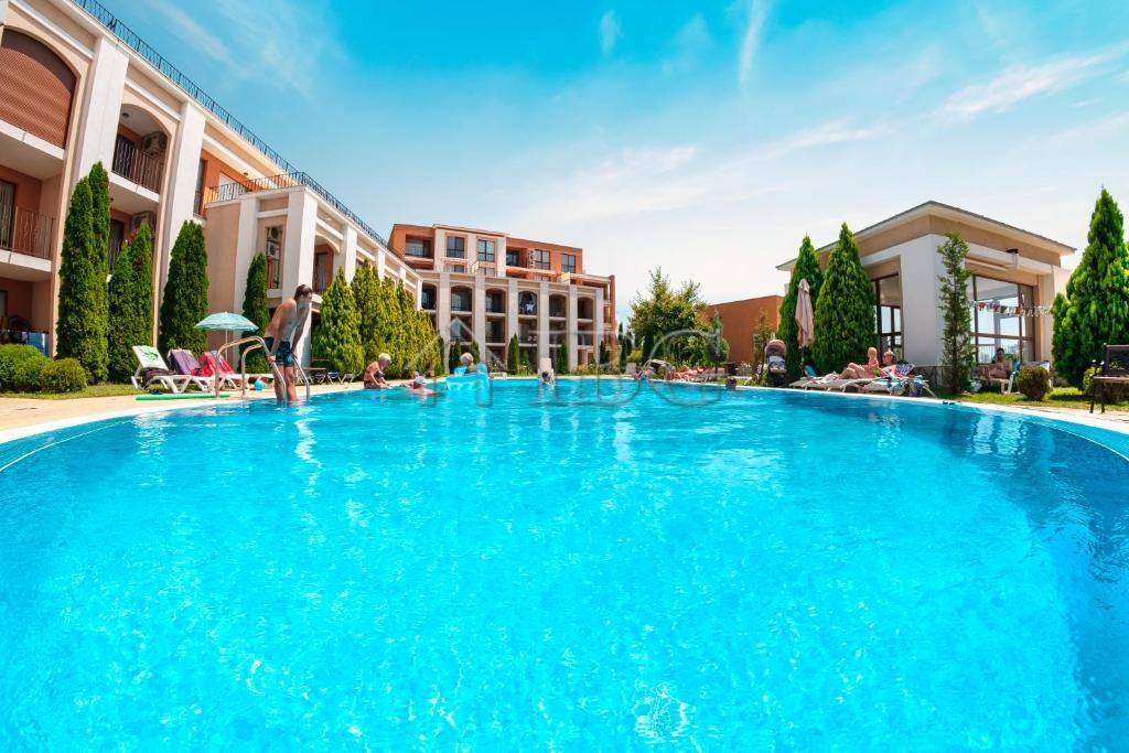 One-Bedroom Apartment for Sale in Sea Fort Club, Sveti Vlas — photo 4 of 25