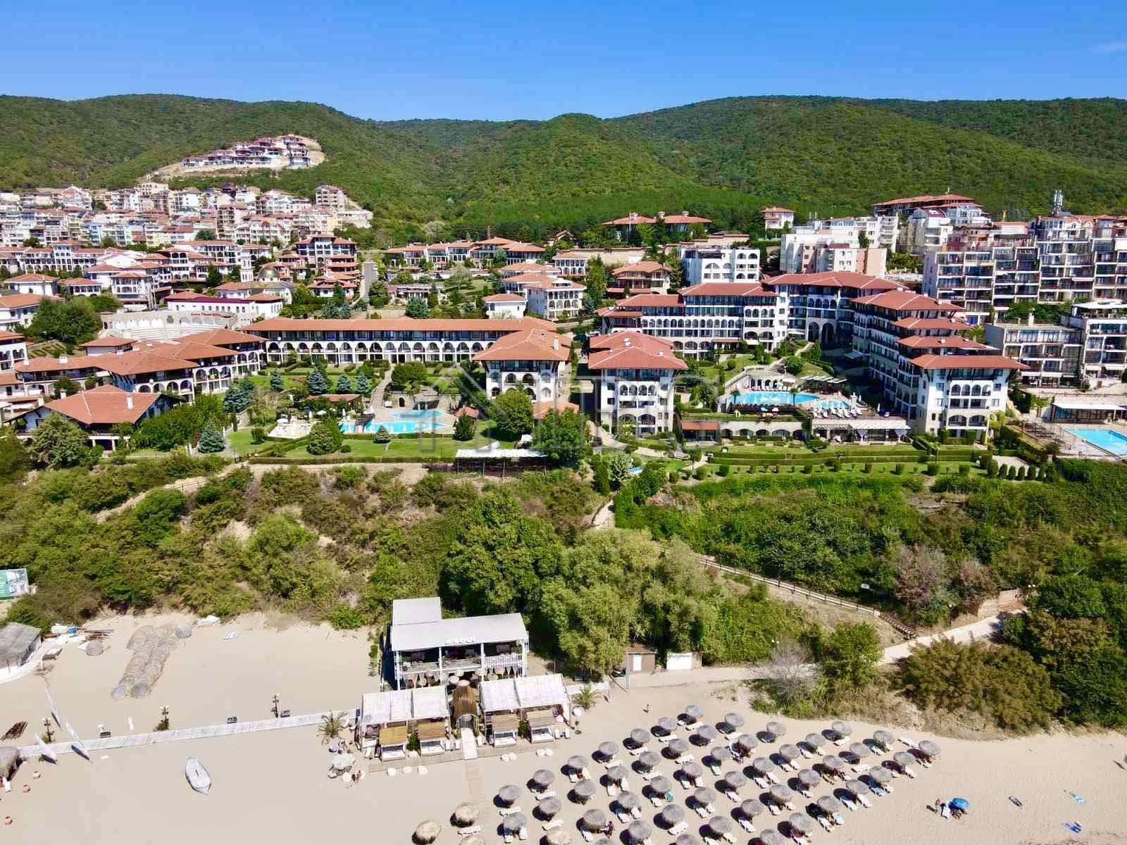 Apartment with 3 Bedrooms (3+1) Big Terrace with Jacuzzi and Frontal Sea View Manastira 2, Sveti Vlas — photo 24 of 25