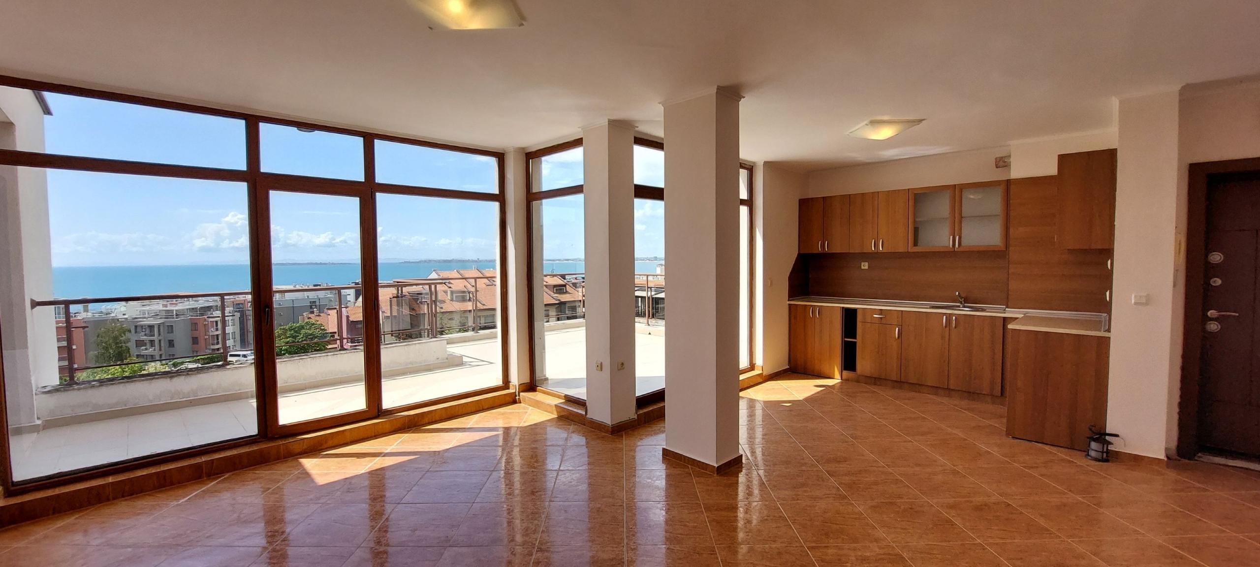 Apartment with Sea View 2 Bedrooms, 2 Balconies Complex Helios, Sveti Vlas — photo 10 of 18