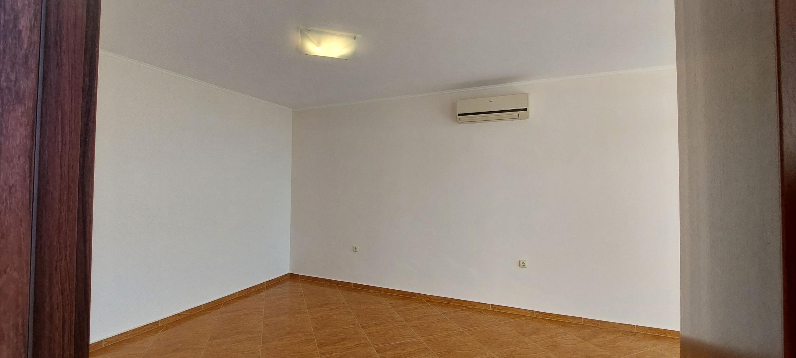 Apartment with Sea View 2 Bedrooms, 2 Balconies Complex Helios, Sveti Vlas — photo 12 of 18