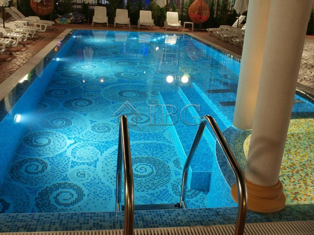 Luxury 2-bedroom, 2 bathroom apartment with pool view in Sweet Homes 5, Sunny Beach — photo 17 of 25