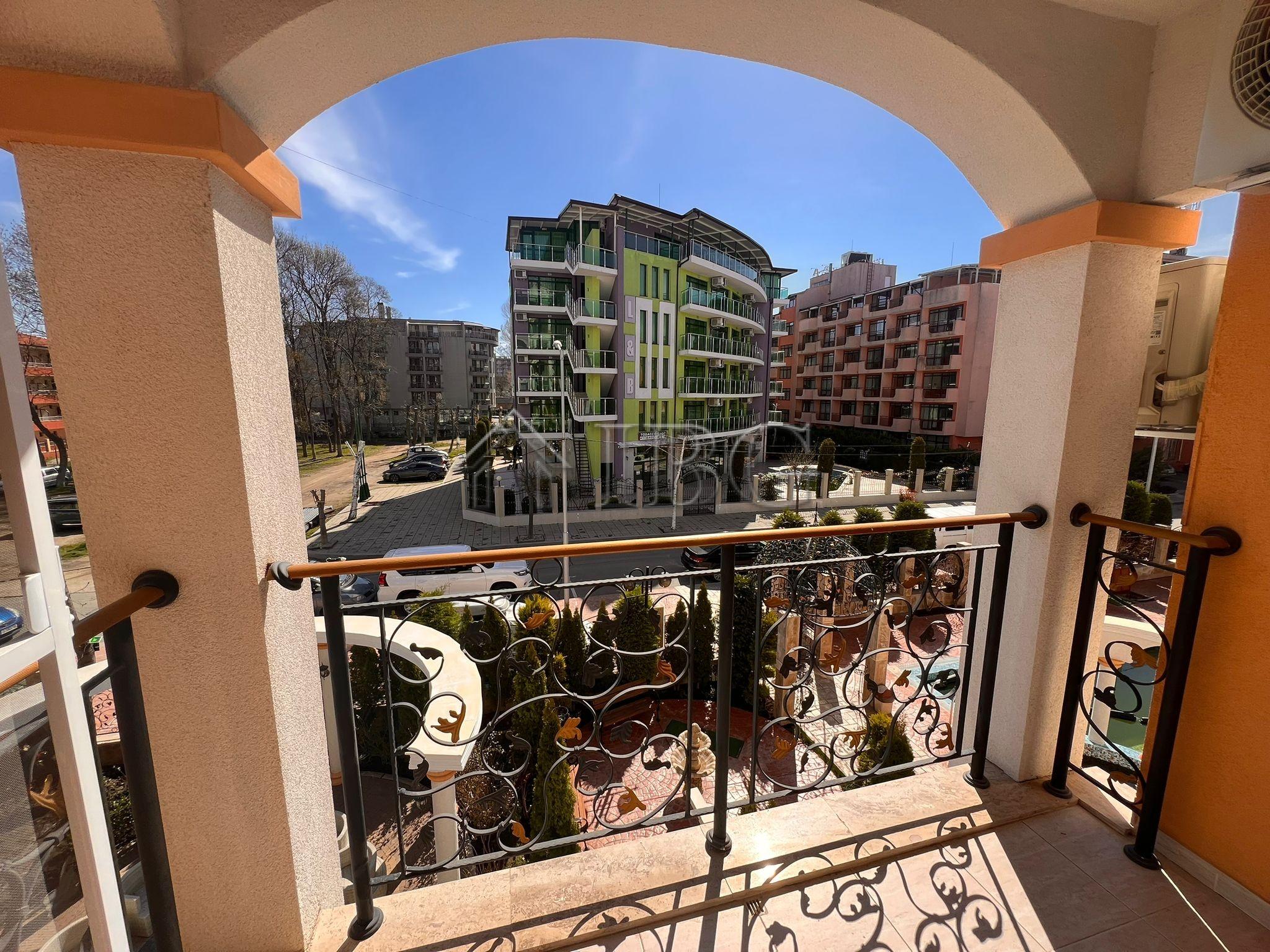 Luxury 2-bedroom, 2 bathroom apartment with pool view in Sweet Homes 5, Sunny Beach — photo 9 of 25