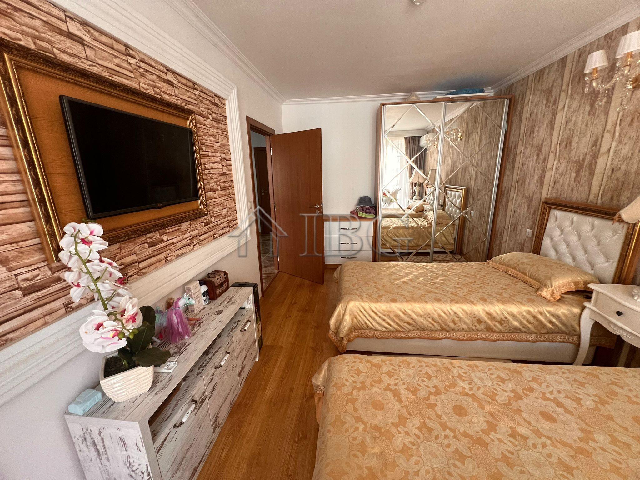 Luxury 2-bedroom, 2 bathroom apartment with pool view in Sweet Homes 5, Sunny Beach — photo 11 of 25