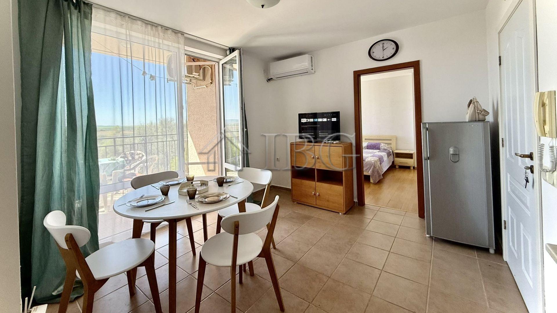 Ready to move in 2-Bedroom Apartment for Sale Holiday Fort Golf Club, Sunny Beach — photo 4 of 14