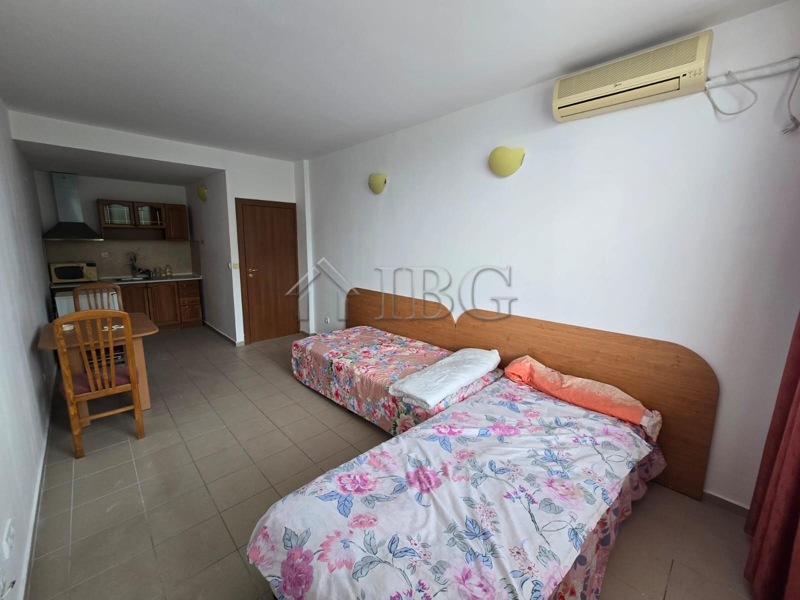 Pool View 1-bedroom apartment, Blue Summer, Sunny Beach — photo 3