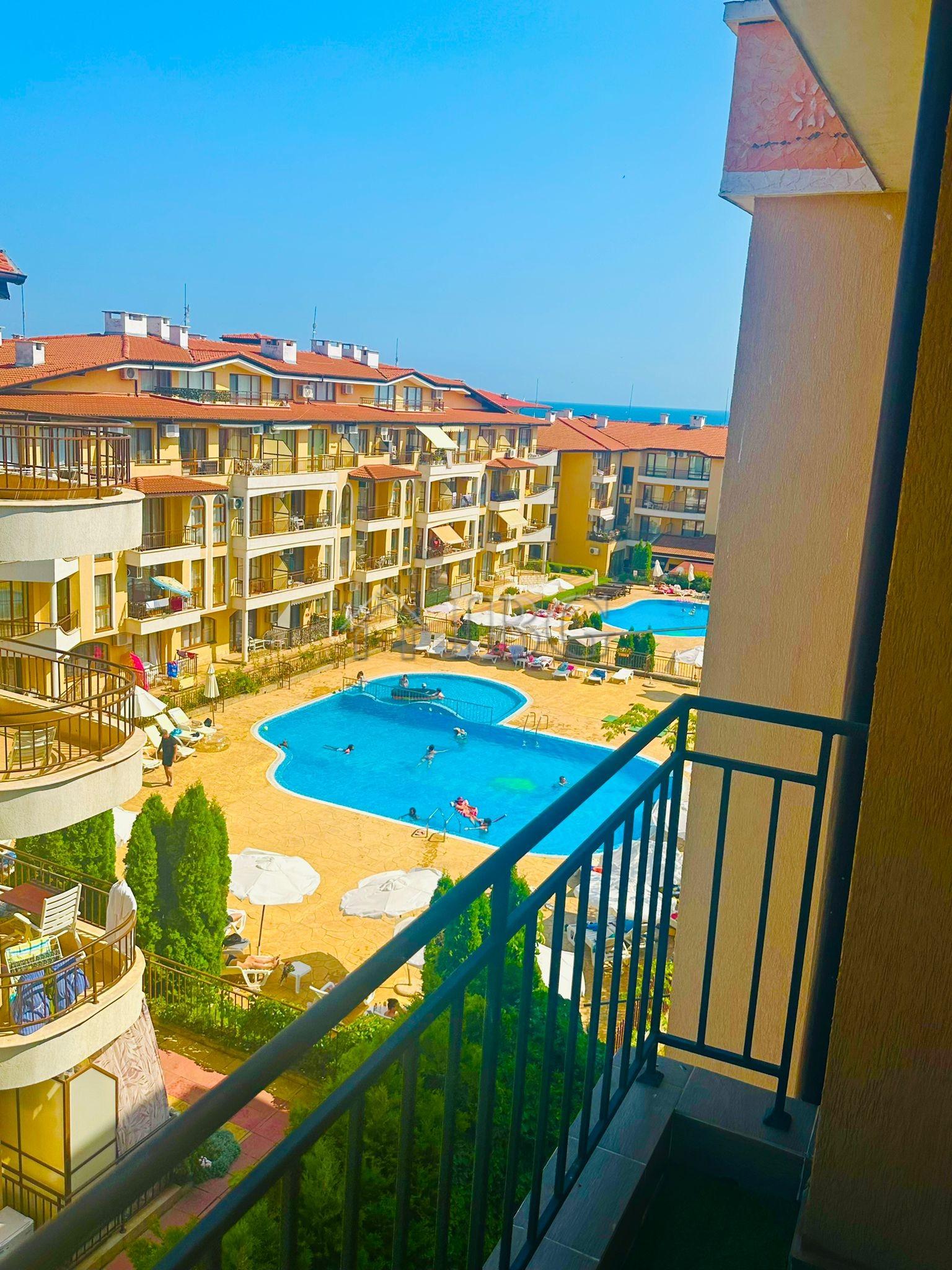 1-bedroom apartment with pool and partial sea views in Domus, Sveti Vlas — photo 16 of 20