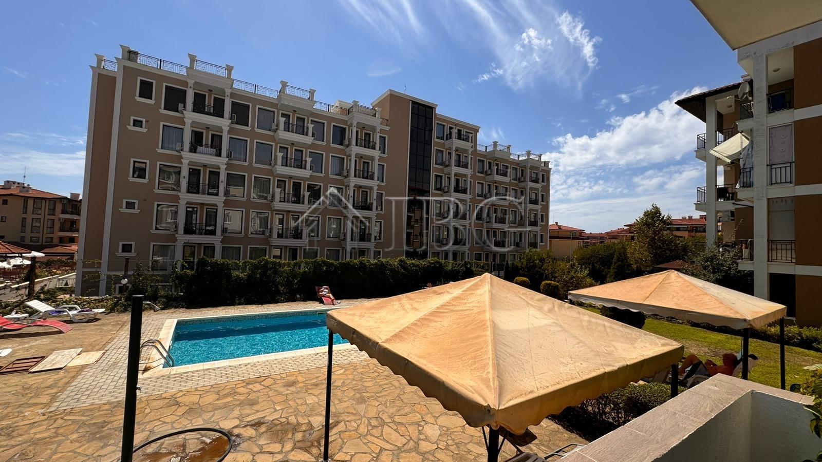 Pool View 1-bedroom apartment in Domus, Sveti Vlas — Sveti Vlas