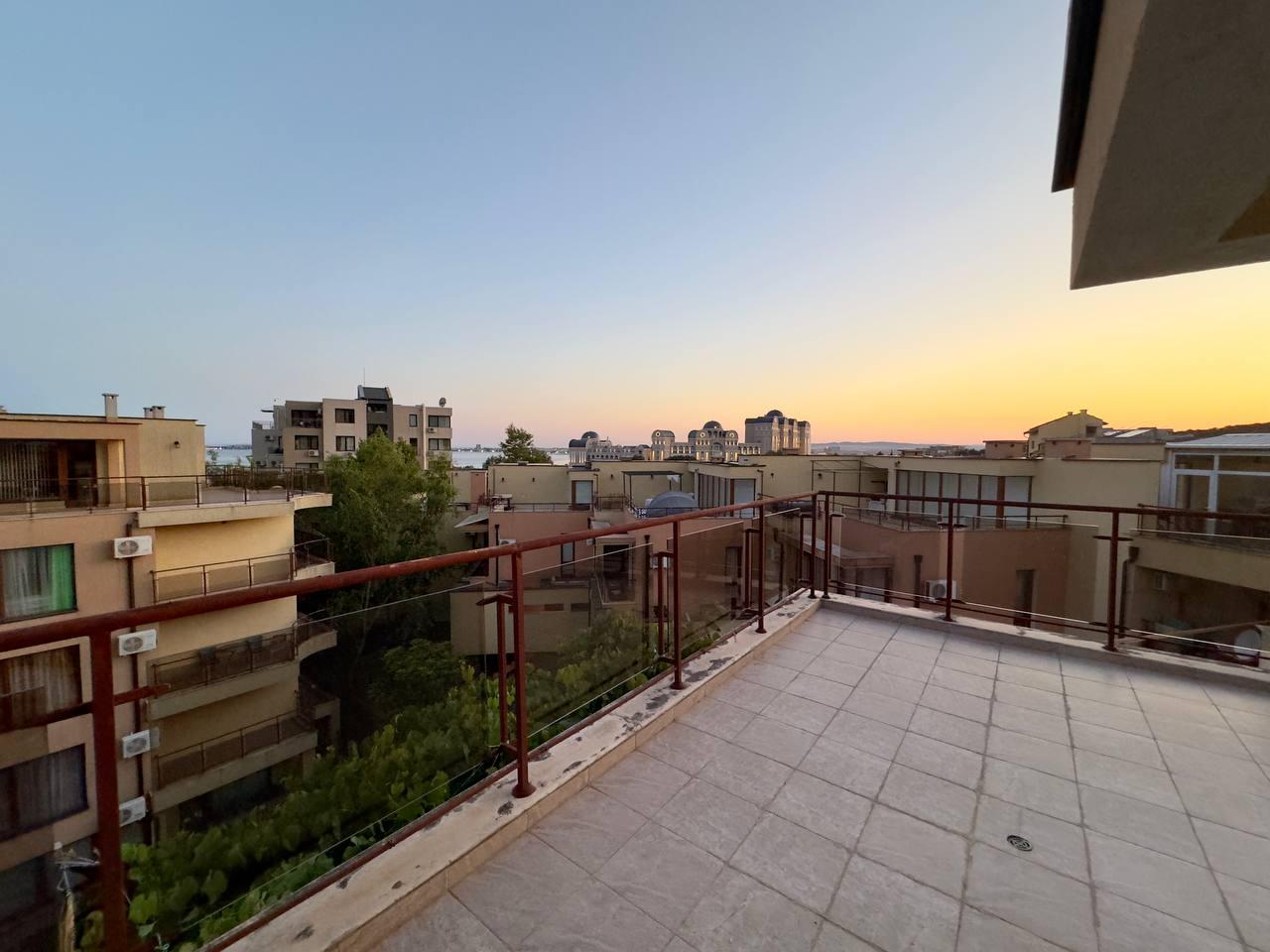 3-Bedroom Penthouse with Sea View, Jacuzzi & Large Terrace Antonia Complex, Sveti Vlas — photo 13 of 25