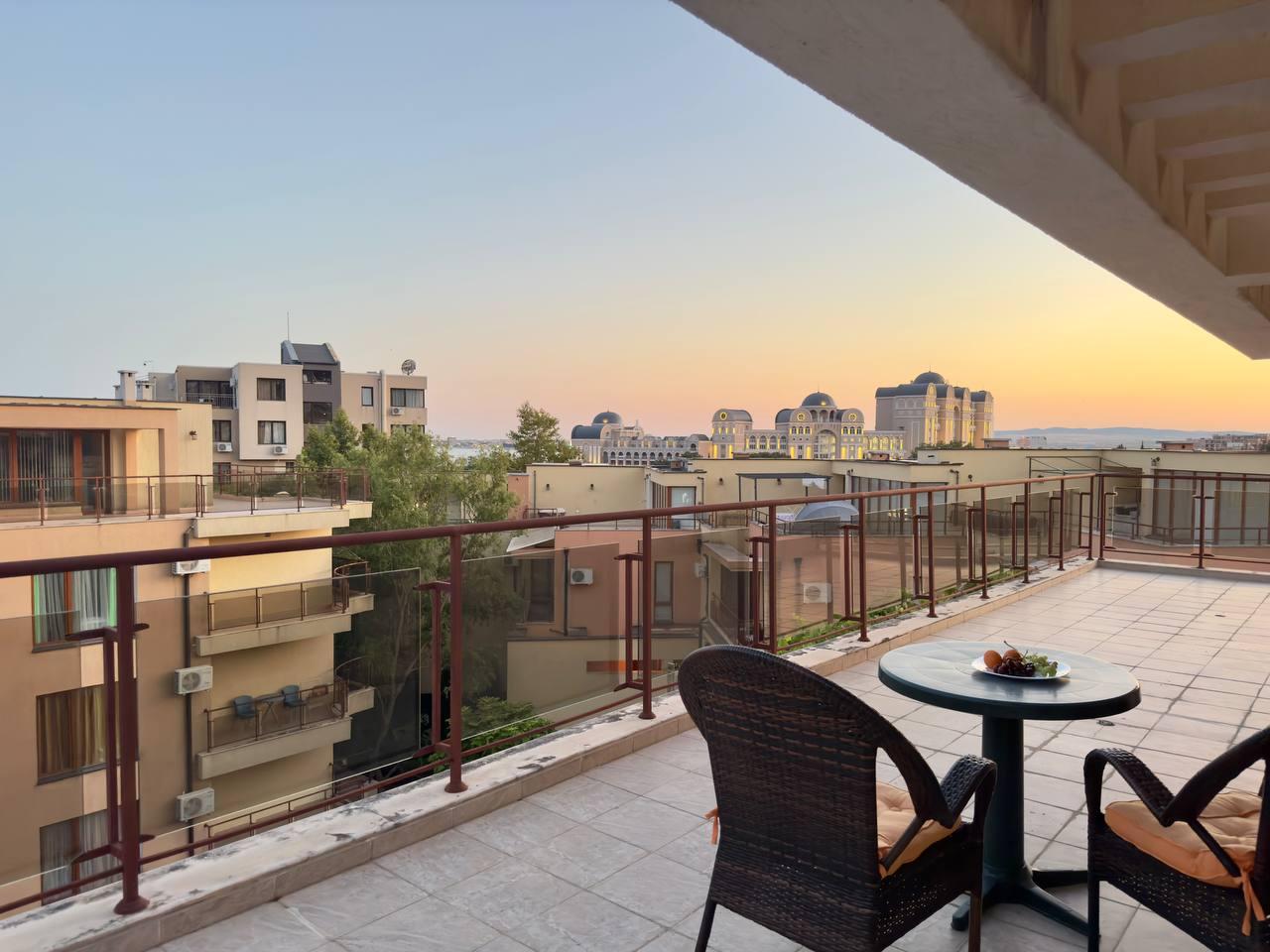 3-Bedroom Penthouse with Sea View, Jacuzzi & Large Terrace Antonia Complex, Sveti Vlas — Sveti Vlas