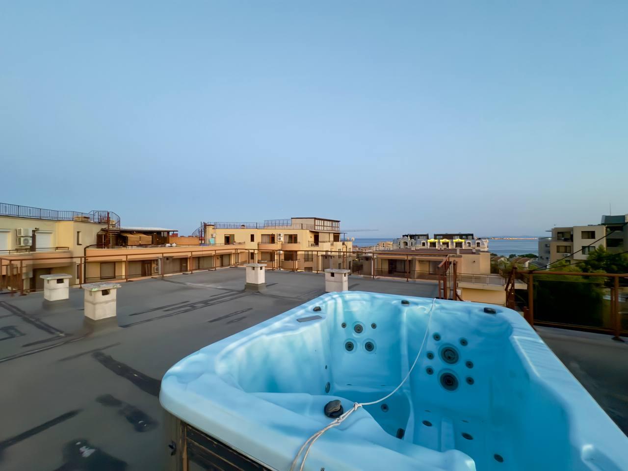 3-Bedroom Penthouse with Sea View, Jacuzzi & Large Terrace Antonia Complex, Sveti Vlas — photo 7 of 25