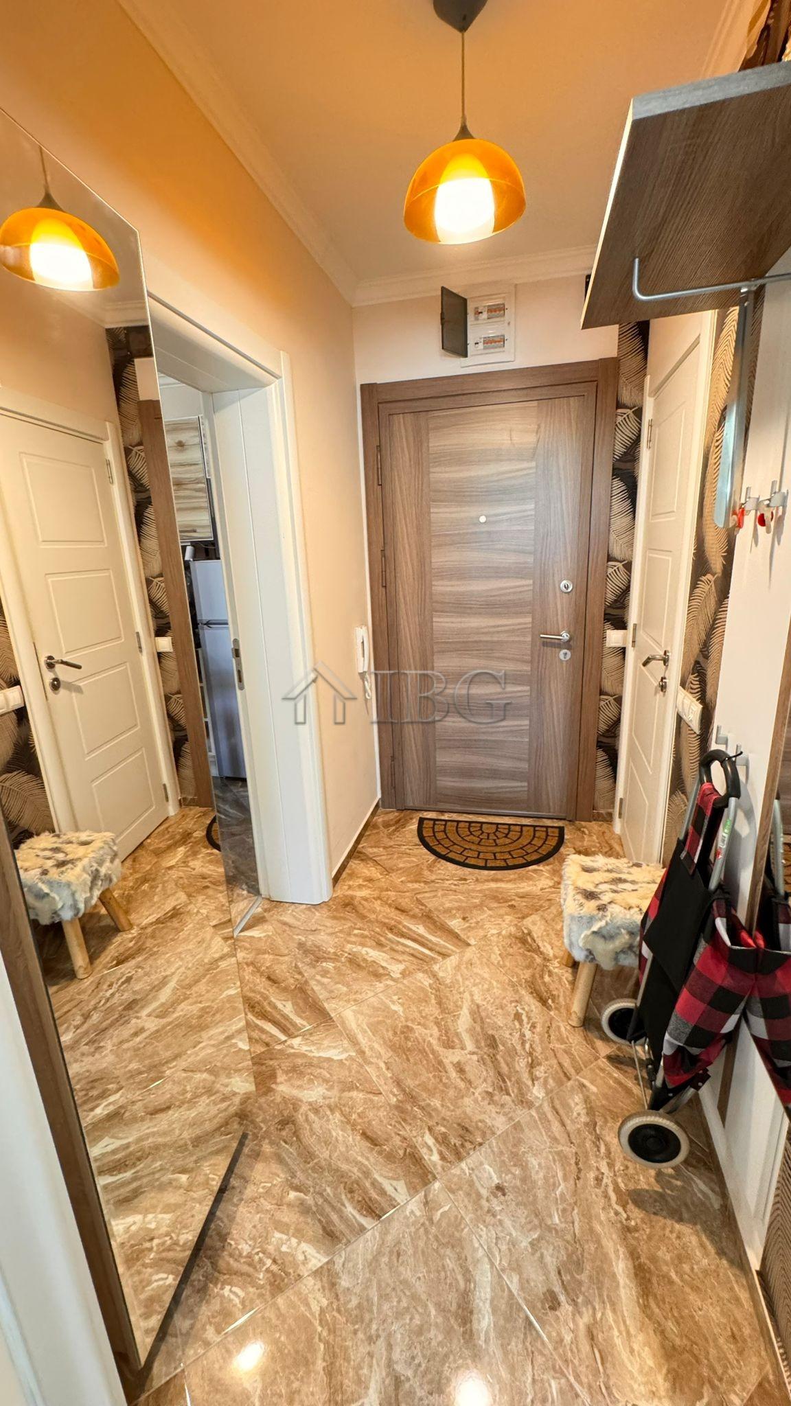 Spacious 2-Bedroom apartment with Pool and Sea views in Villa Florence, St.Vlas — photo 11 of 20