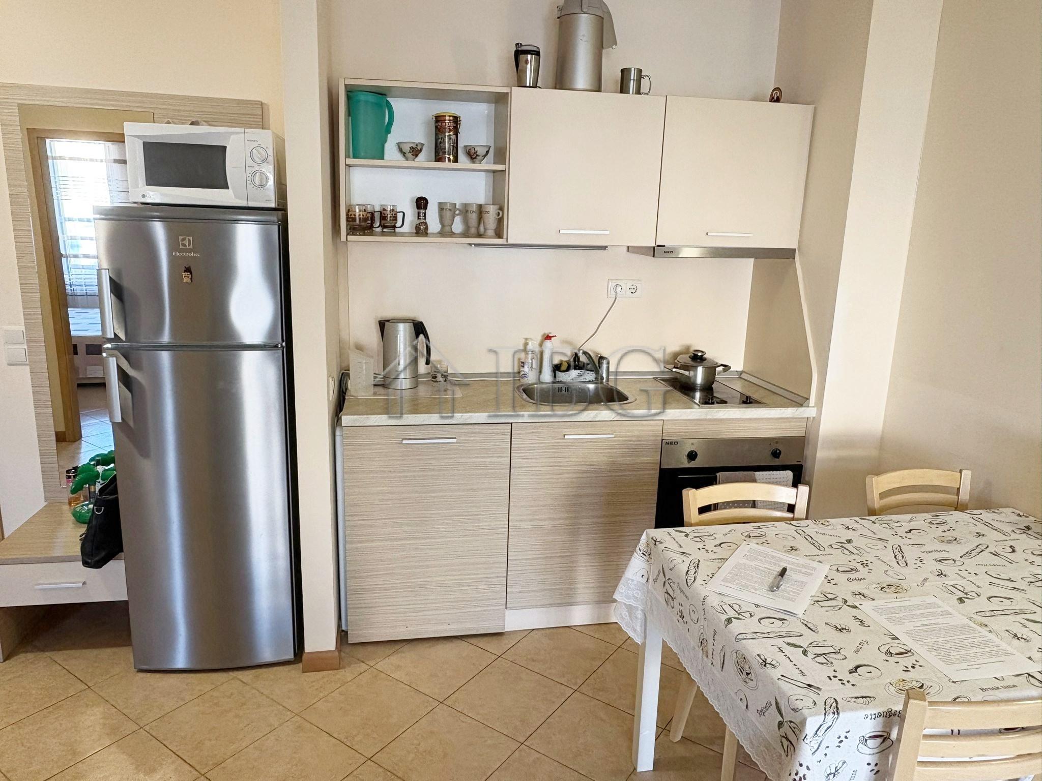 Apartment with Pool View Royal Sun, Sunny Beach — photo 18 of 25