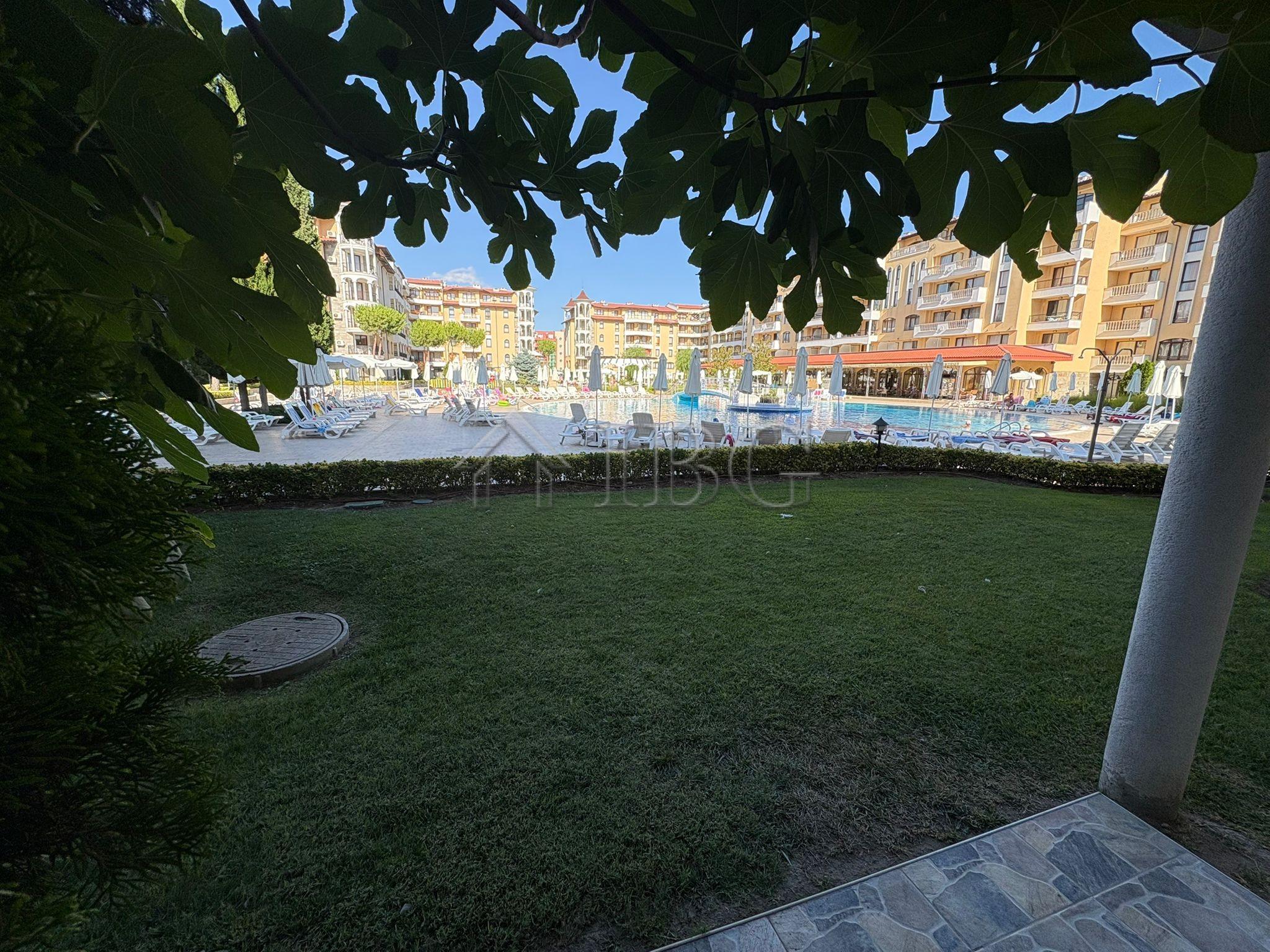 Apartment with Pool View Royal Sun, Sunny Beach — photo 4