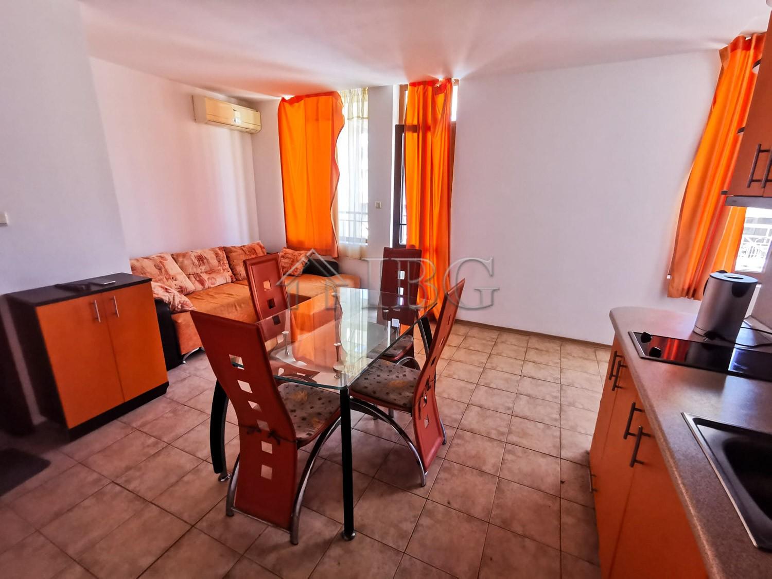 2-Bedroom Apartment with Panoramic Sea & Pool Views Sveti Vlas — photo 18 of 25