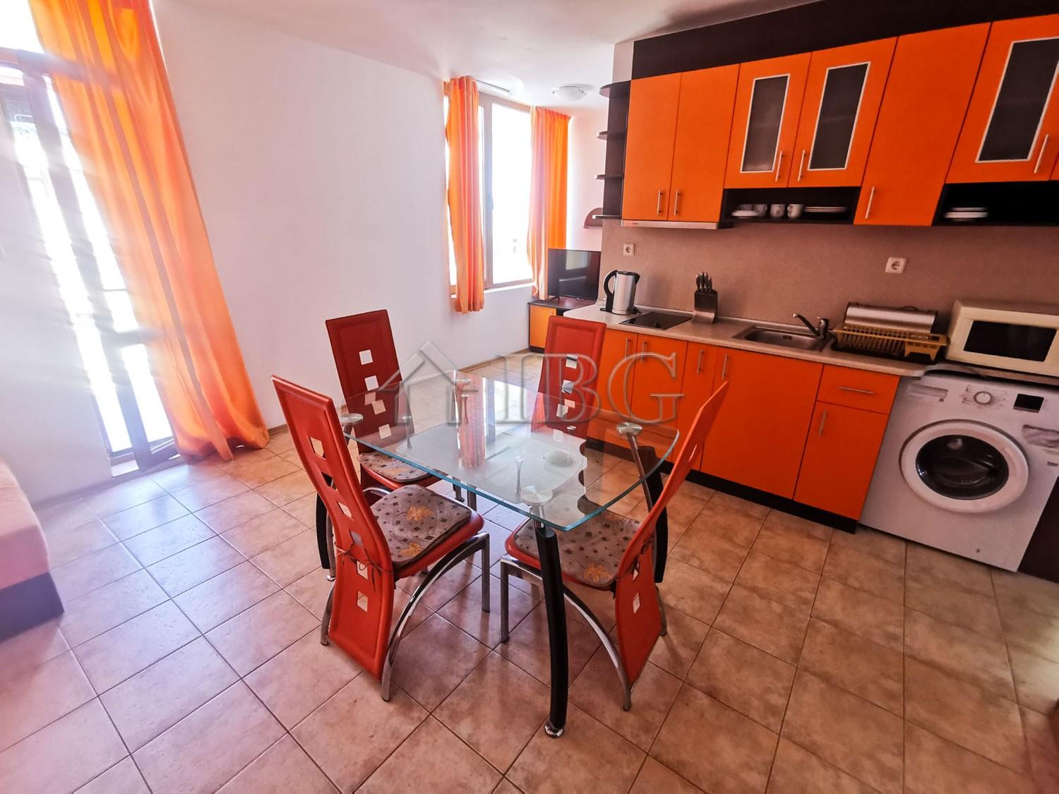 2-Bedroom Apartment with Panoramic Sea & Pool Views Sveti Vlas — photo 17 of 25