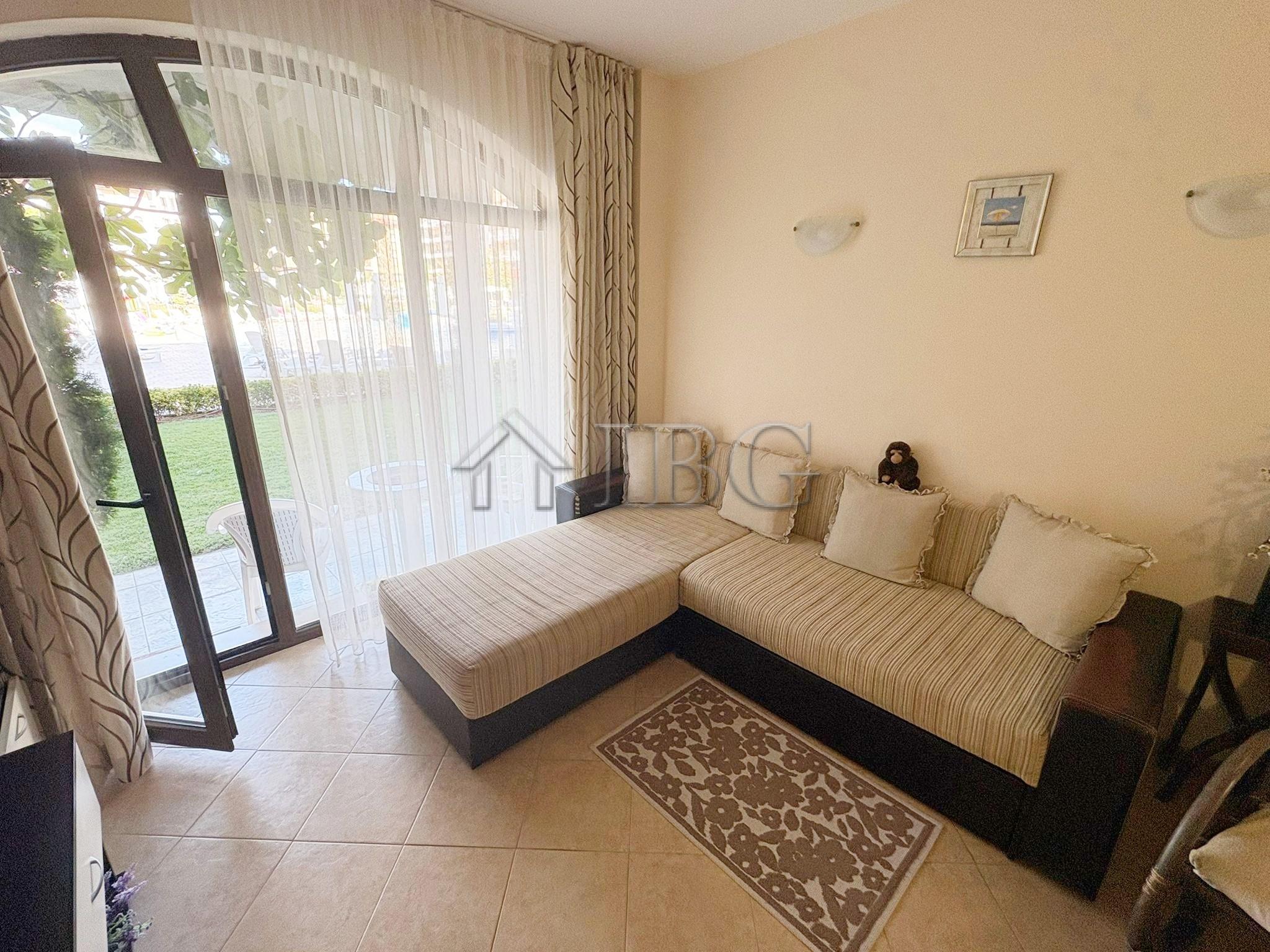 Apartment with Pool View Royal Sun, Sunny Beach — photo 21 of 25