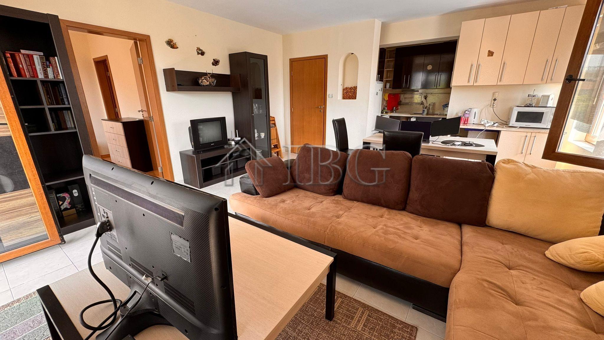 2-Bedroom, 2-bathroom apartment with sea and pool views in Chateau Nessebar, Sveti Vlas, 50 m to the beach — photo 6 of 20