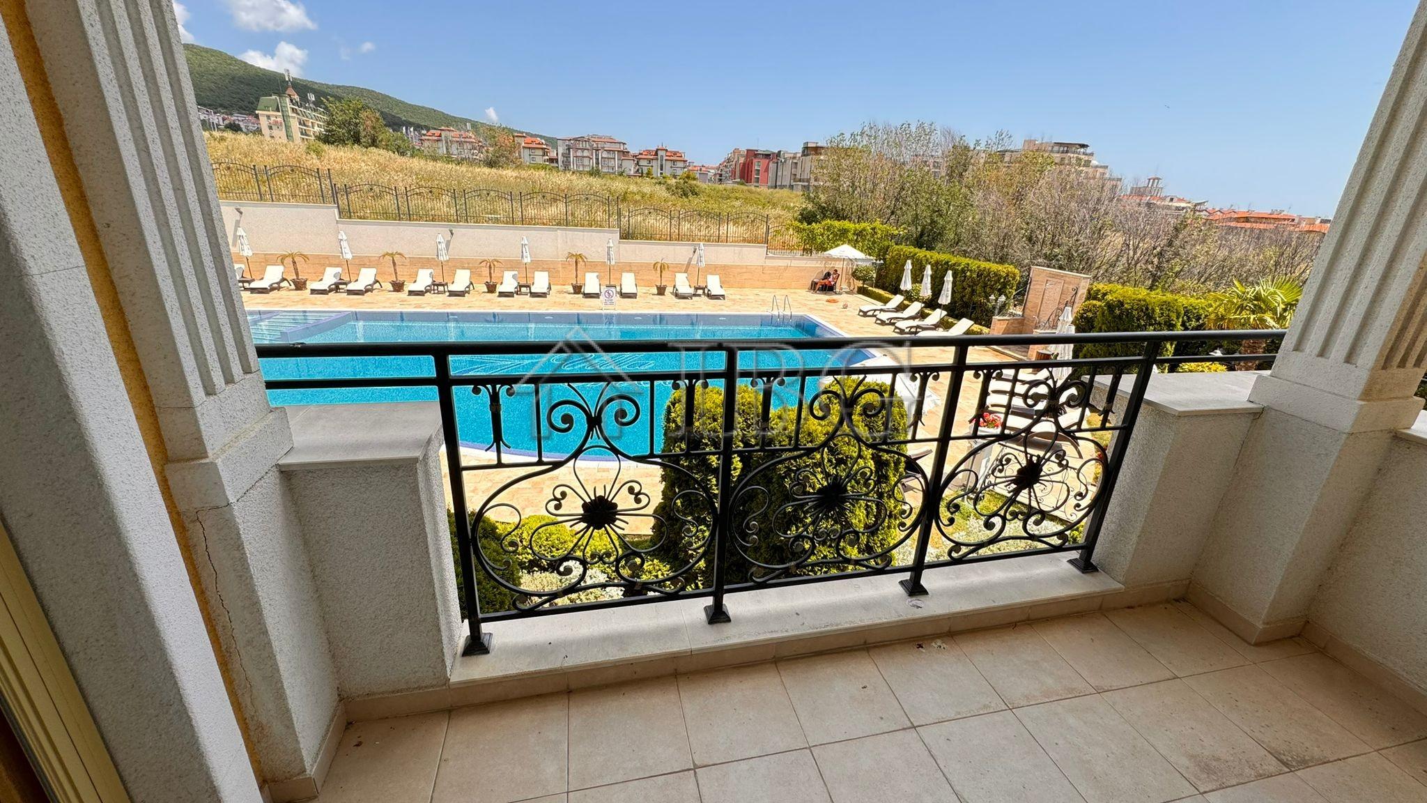 Spacious 2-Bedroom apartment with Pool and Sea views in Villa Florence, St.Vlas — photo 3