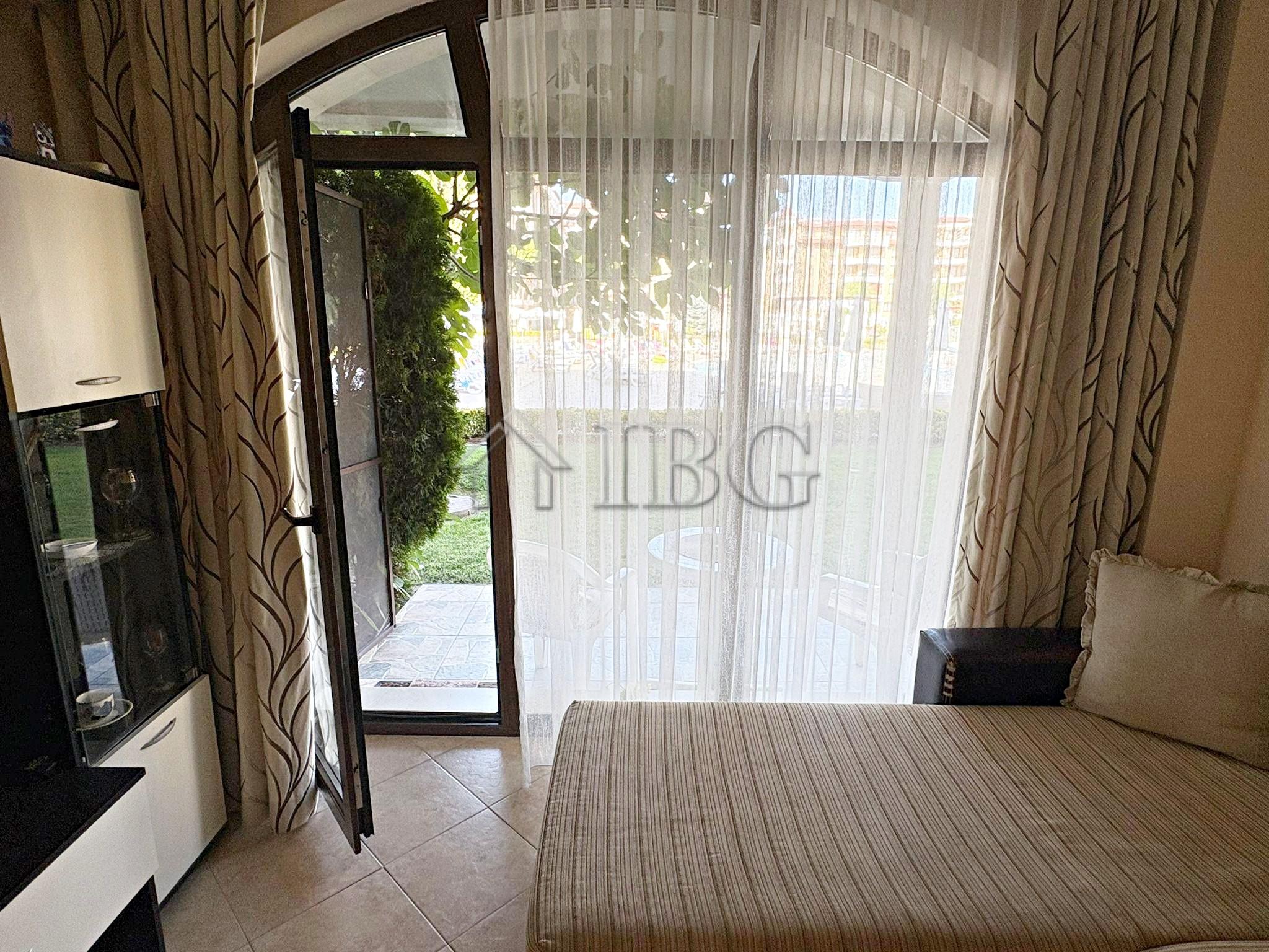 Apartment with Pool View Royal Sun, Sunny Beach — photo 11 of 25