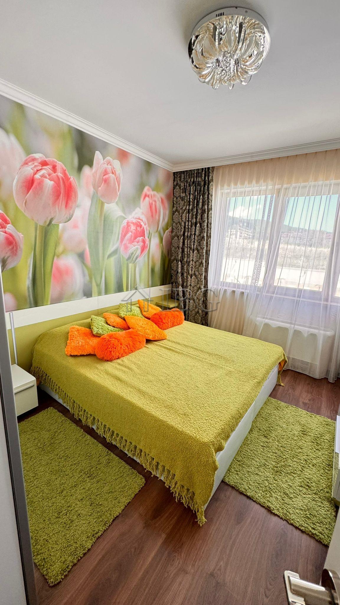 Spacious 2-Bedroom apartment with Pool and Sea views in Villa Florence, St.Vlas — photo 15 of 20