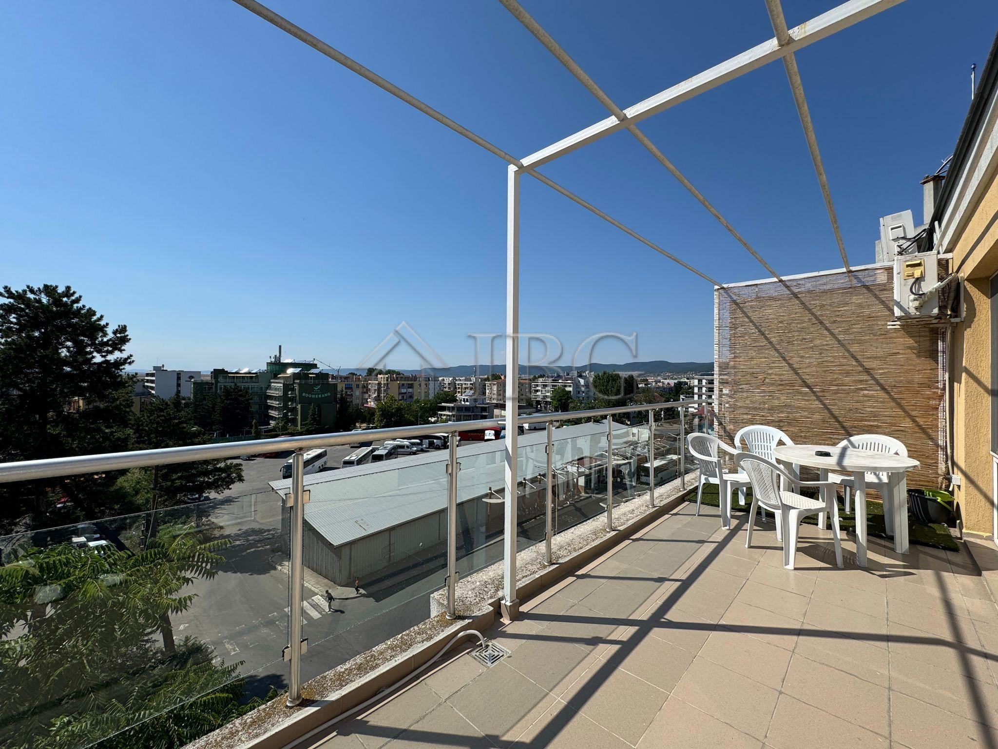 Bright and spacious 1-Bedroom Apartment in Flores Park Perfect Sunny Beach Location! — photo 16 of 17