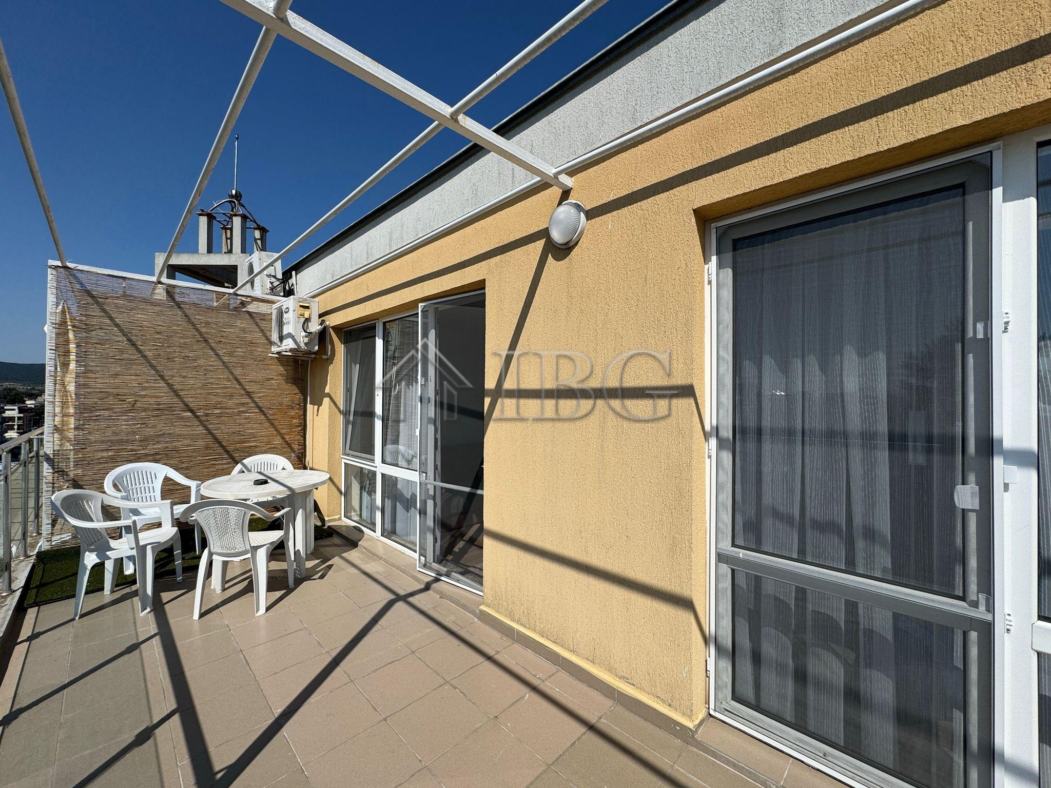 Bright and spacious 1-Bedroom Apartment in Flores Park Perfect Sunny Beach Location! — Sunny Beach