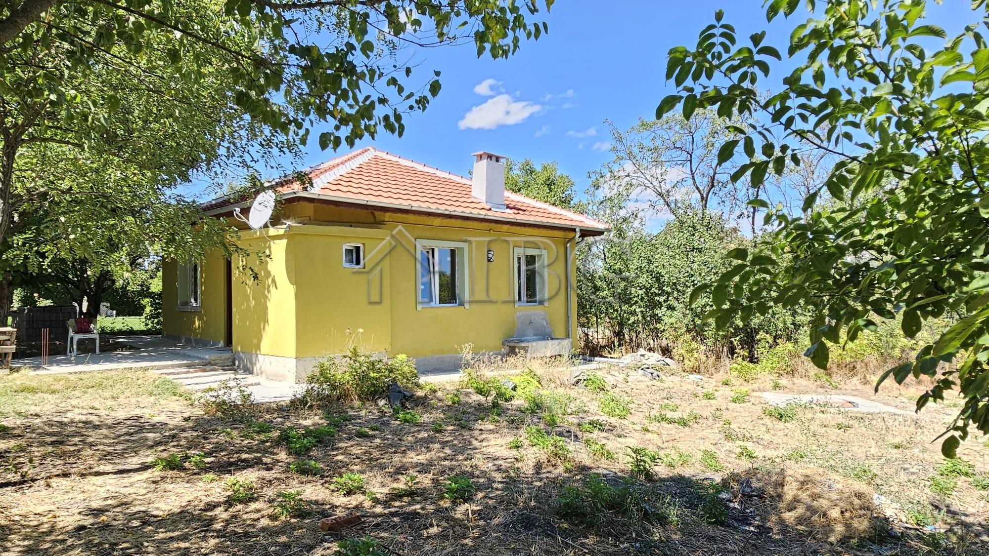House with 3 Bedrooms and Large Yard Dyulevo, Burgas Region — photo 2