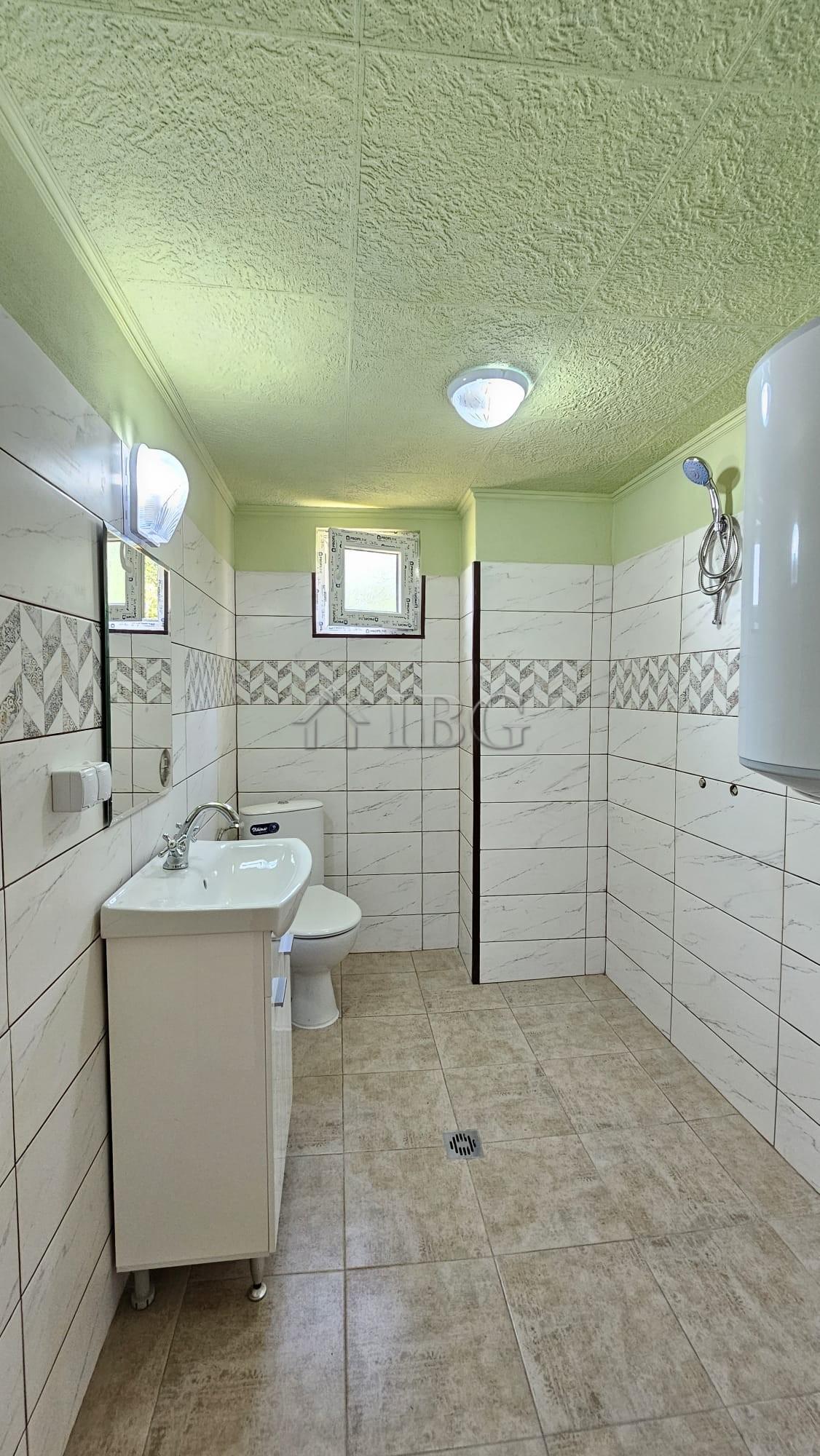 House with 3 Bedrooms and Large Yard Dyulevo, Burgas Region — photo 7 of 18