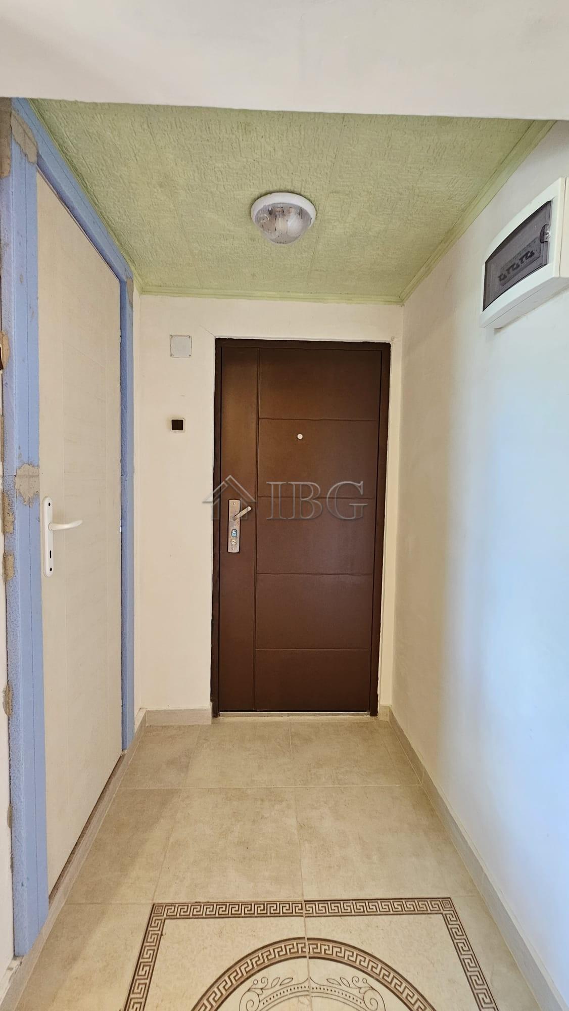 House with 3 Bedrooms and Large Yard Dyulevo, Burgas Region — photo 9 of 18