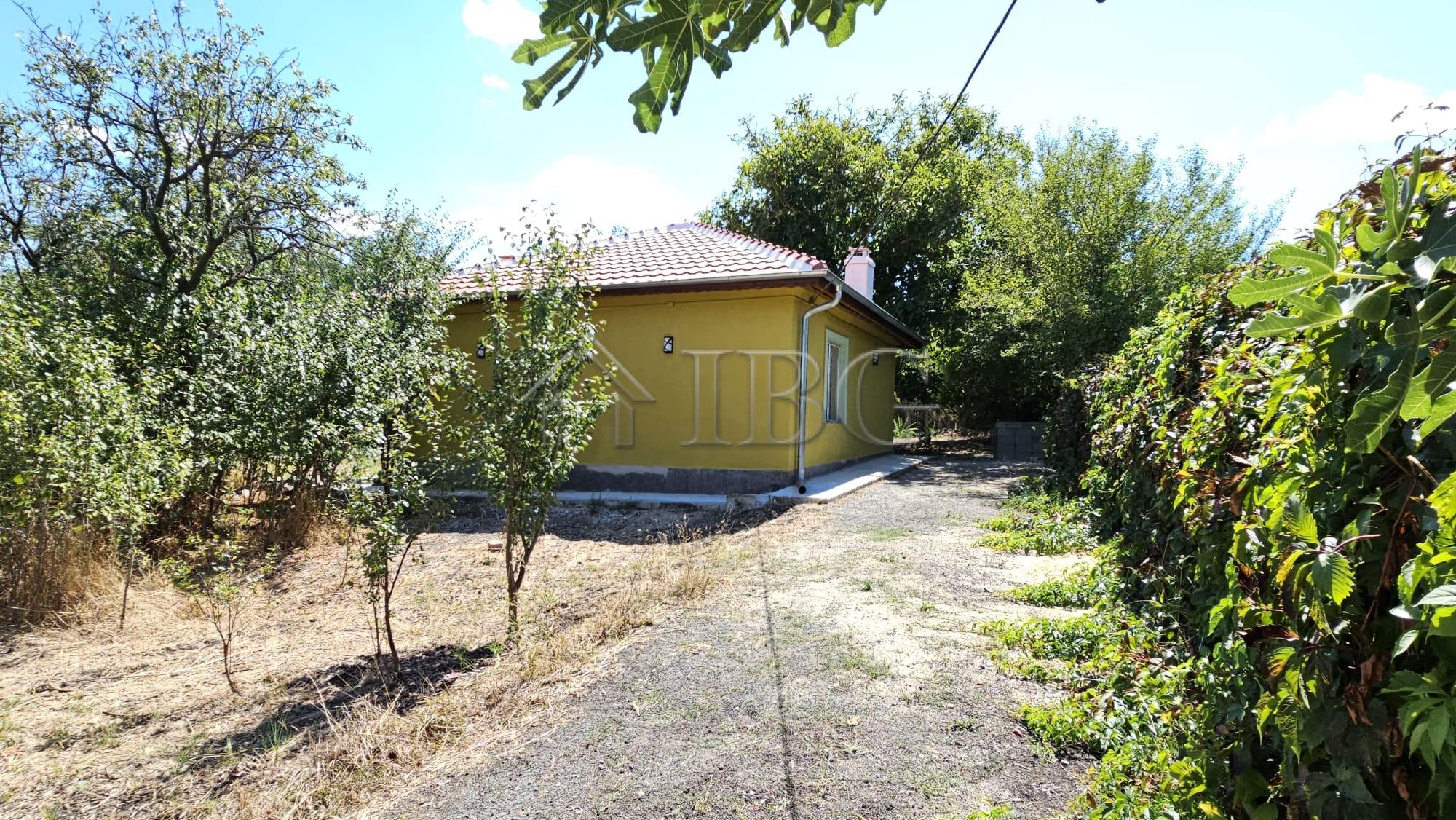 House with 3 Bedrooms and Large Yard Dyulevo, Burgas Region — photo 16 of 18