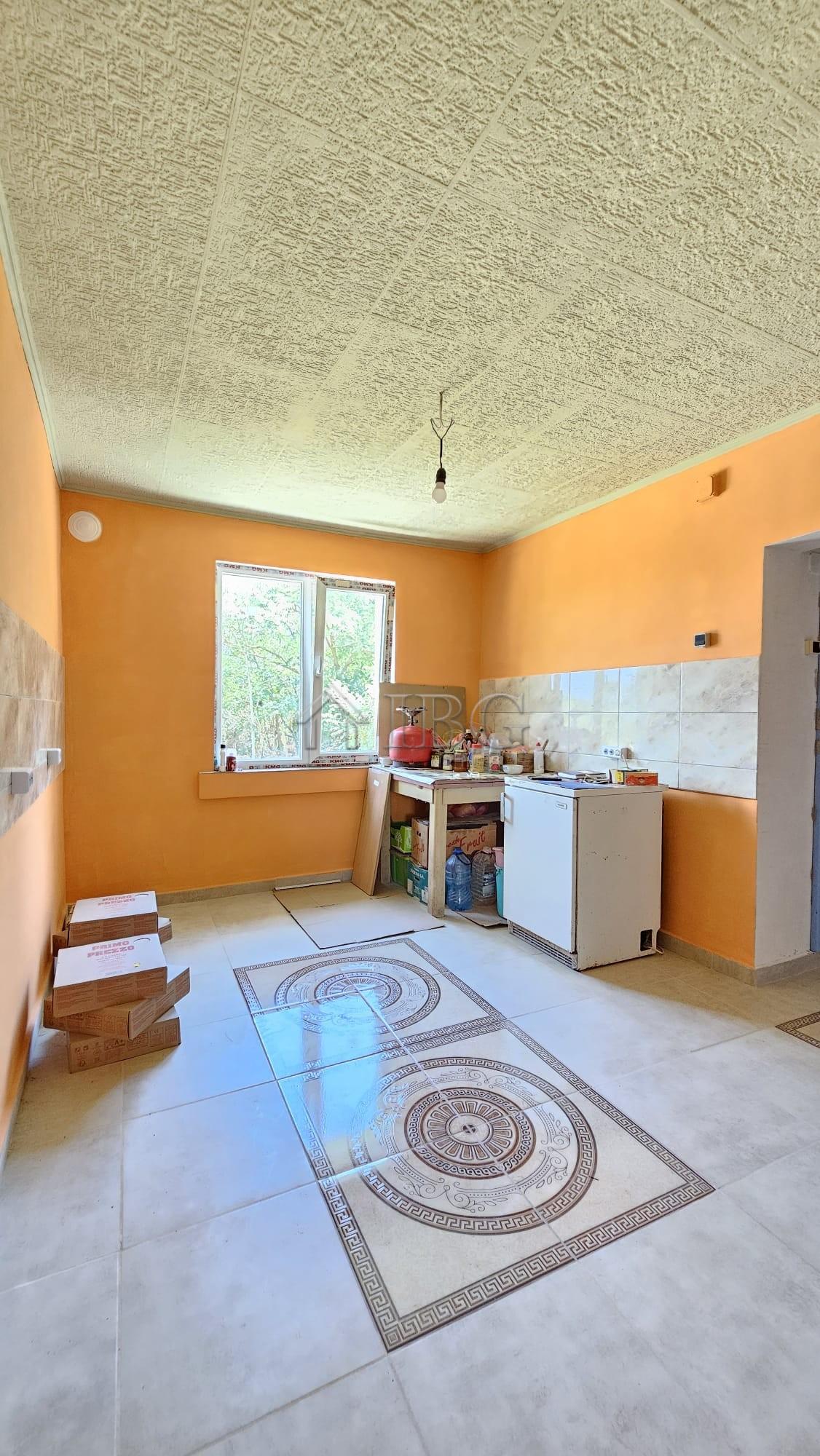 House with 3 Bedrooms and Large Yard Dyulevo, Burgas Region — photo 6