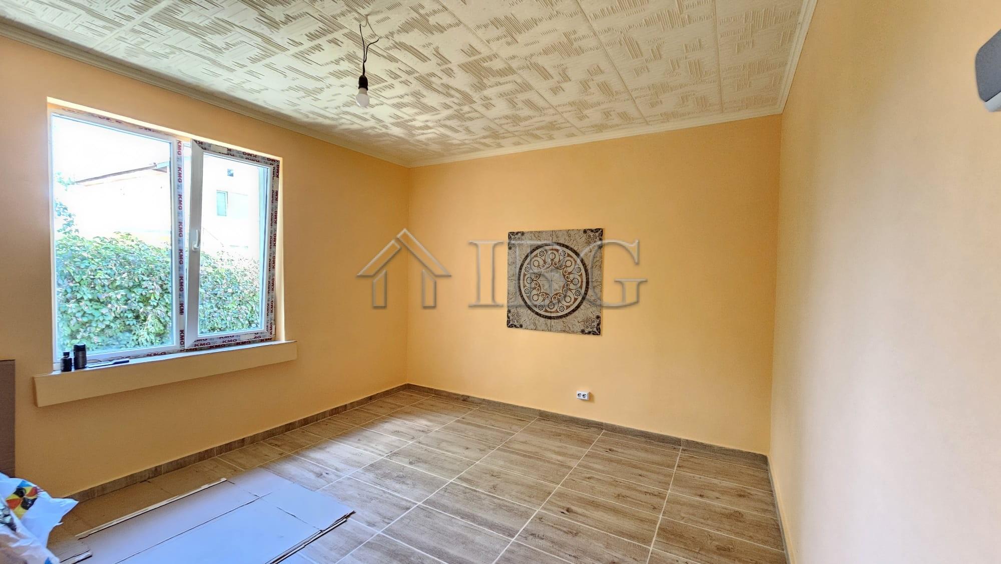 House with 3 Bedrooms and Large Yard Dyulevo, Burgas Region — photo 13 of 18