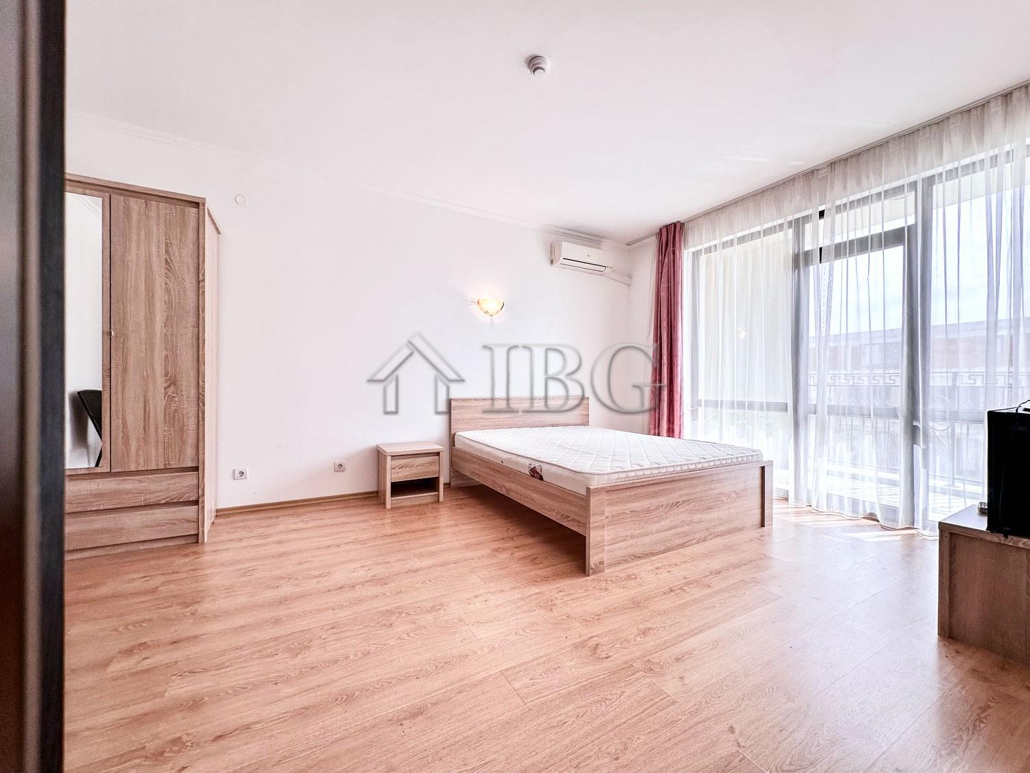 1-Bedroom Apartment with Sea and Pool View Babylon, Sunny Beach — photo 14 of 25