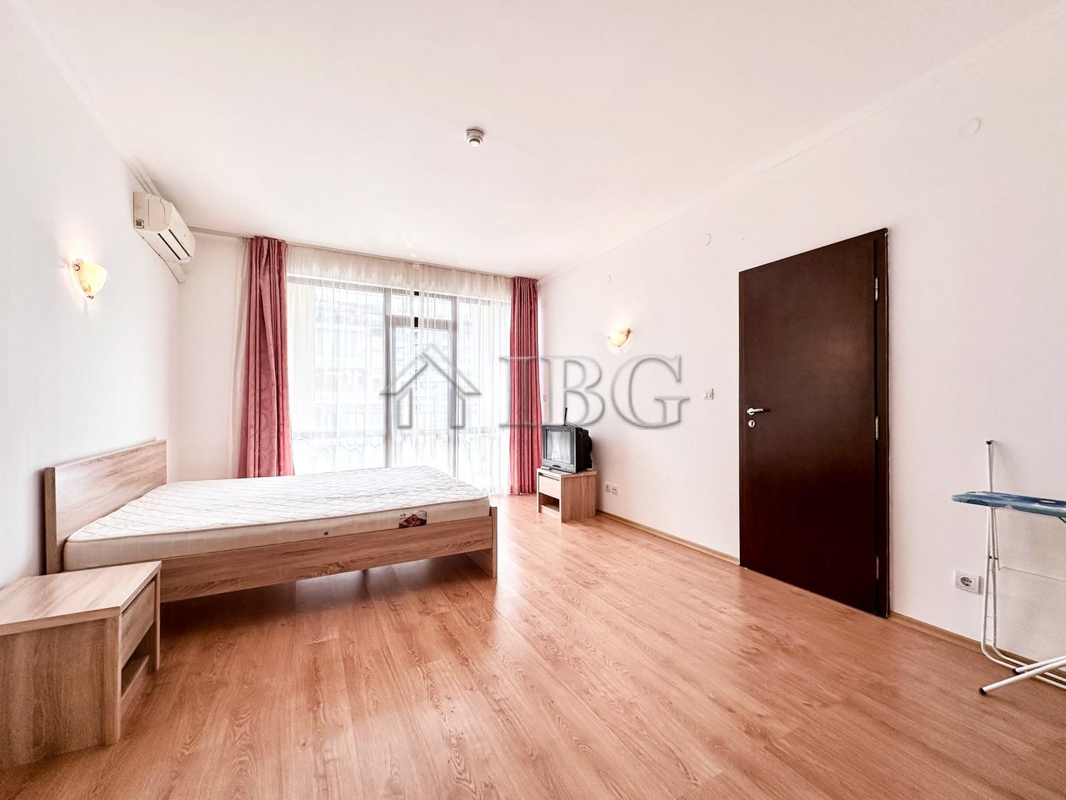 1-Bedroom Apartment with Sea and Pool View Babylon, Sunny Beach — photo 15 of 25
