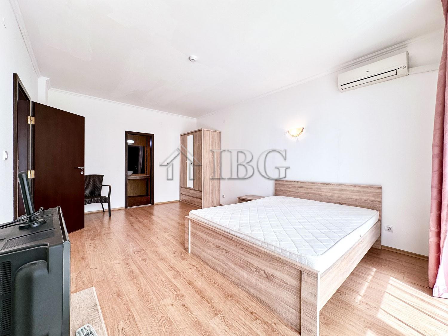 1-Bedroom Apartment with Sea and Pool View Babylon, Sunny Beach — photo 18 of 25