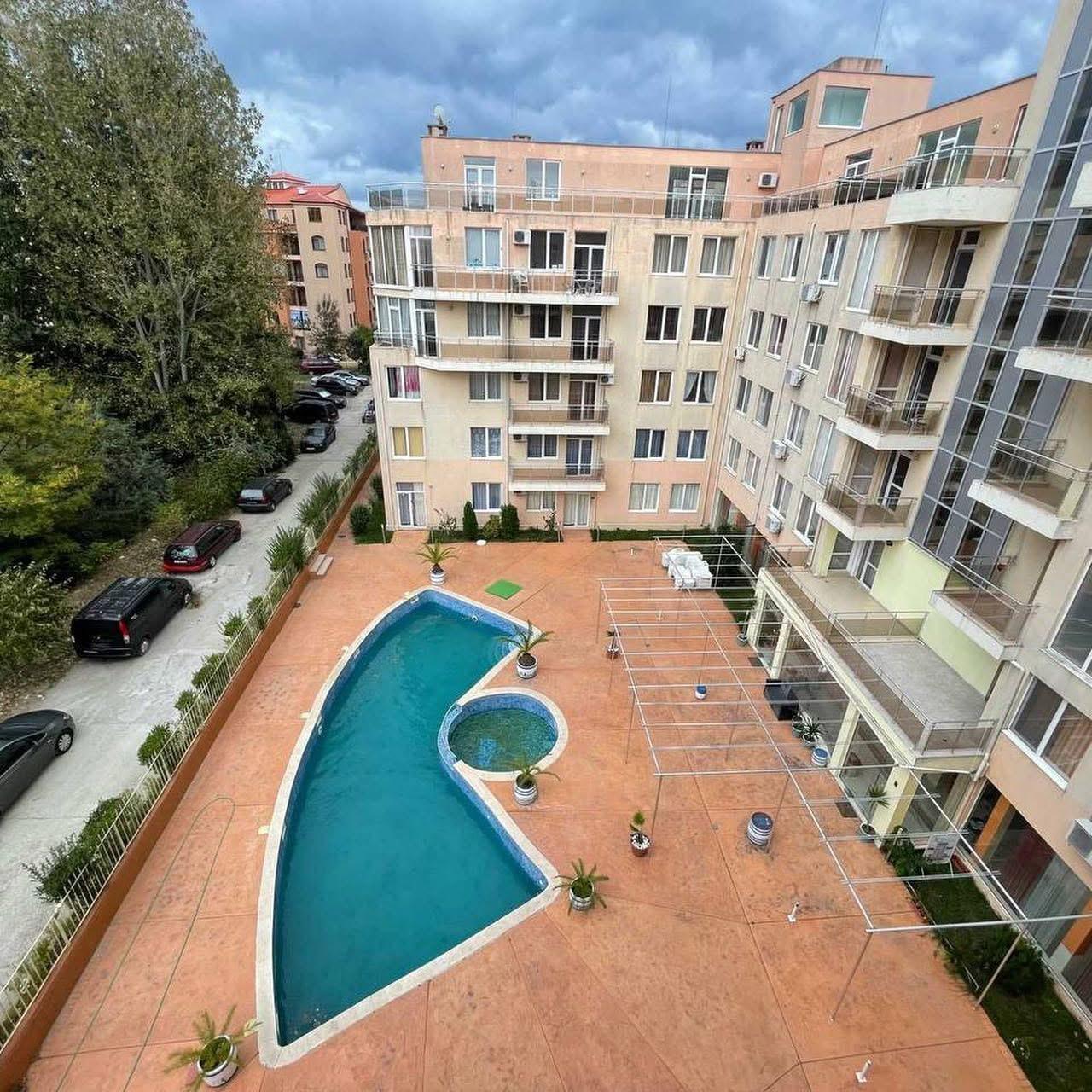 Bargain! Pool view 1-bedroom apartment in Balkan Breeze 1, Sunny Beach — photo 2