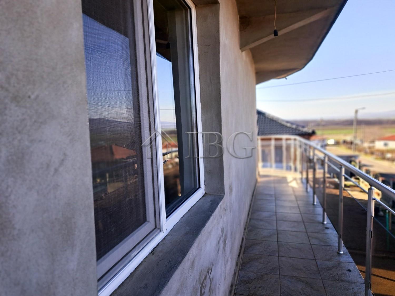 Two-Storey House with 6 Bedrooms Aytos Municipality, 40 km to Burgas — photo 15 of 25