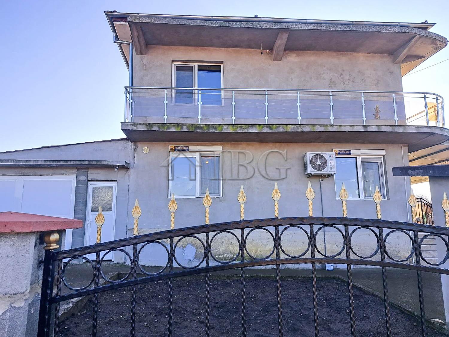 Two-Storey House with 6 Bedrooms Aytos Municipality, 40 km to Burgas — main photo