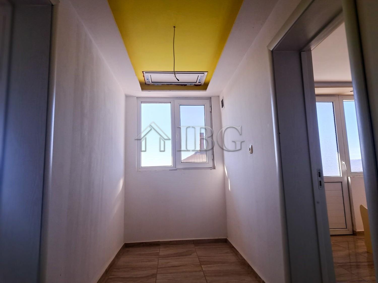 Two-Storey House with 6 Bedrooms Aytos Municipality, 40 km to Burgas — photo 7 of 25