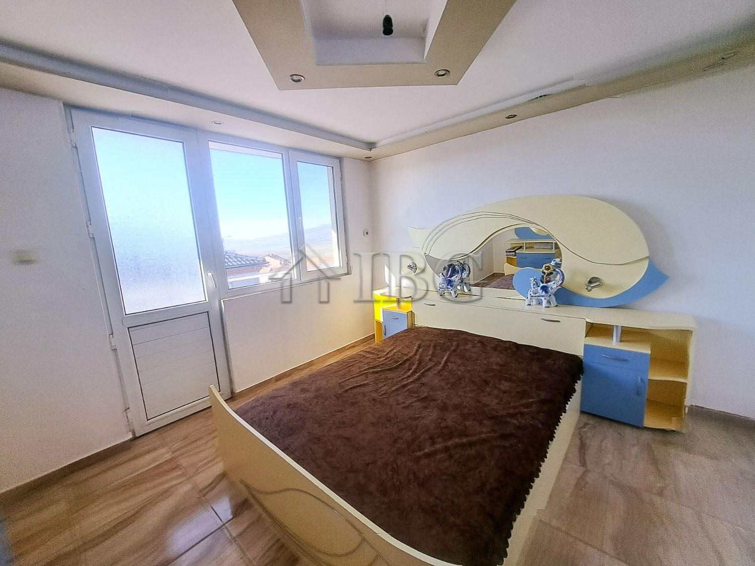 Two-Storey House with 6 Bedrooms Aytos Municipality, 40 km to Burgas — photo 10 of 25